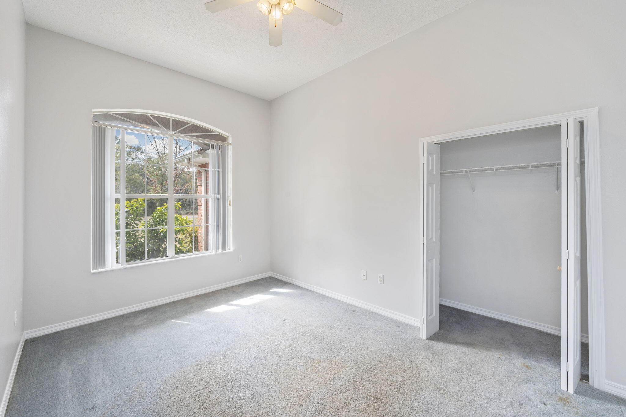 DEL CERRO VISTA - Residential