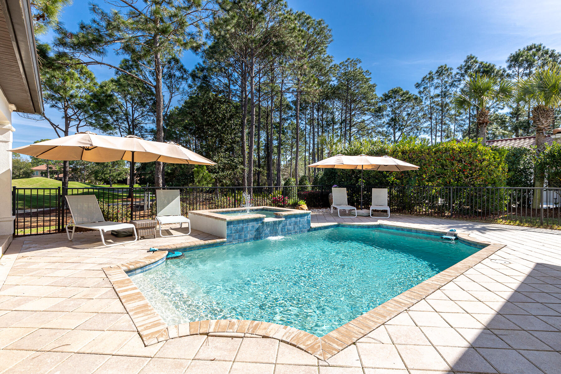 BURNT PINE - Residential