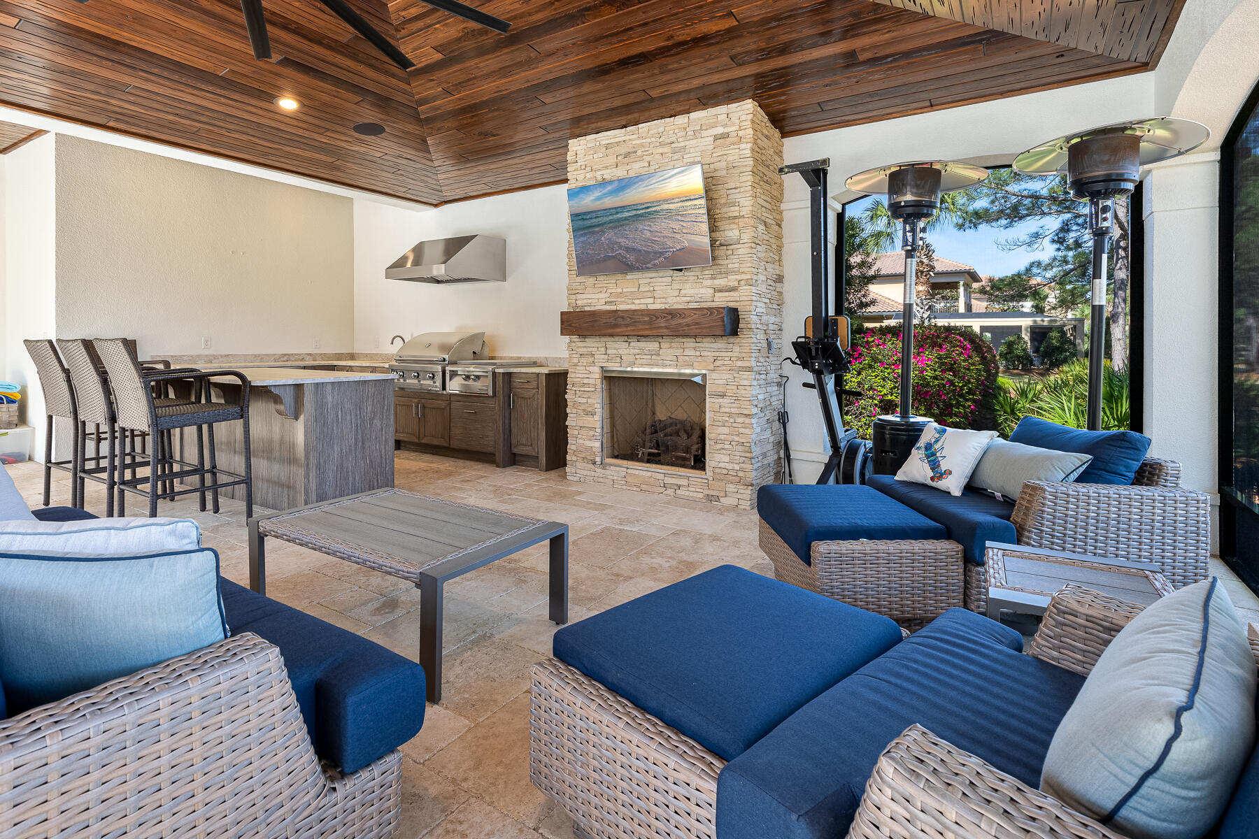 BURNT PINE - Residential