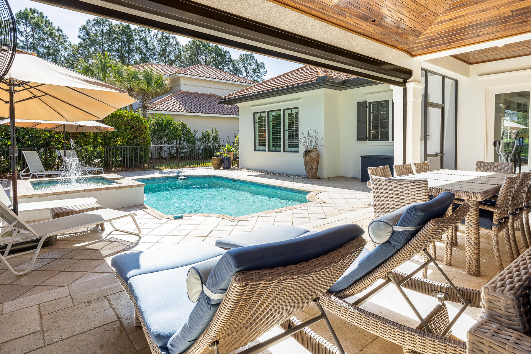 BURNT PINE - Residential