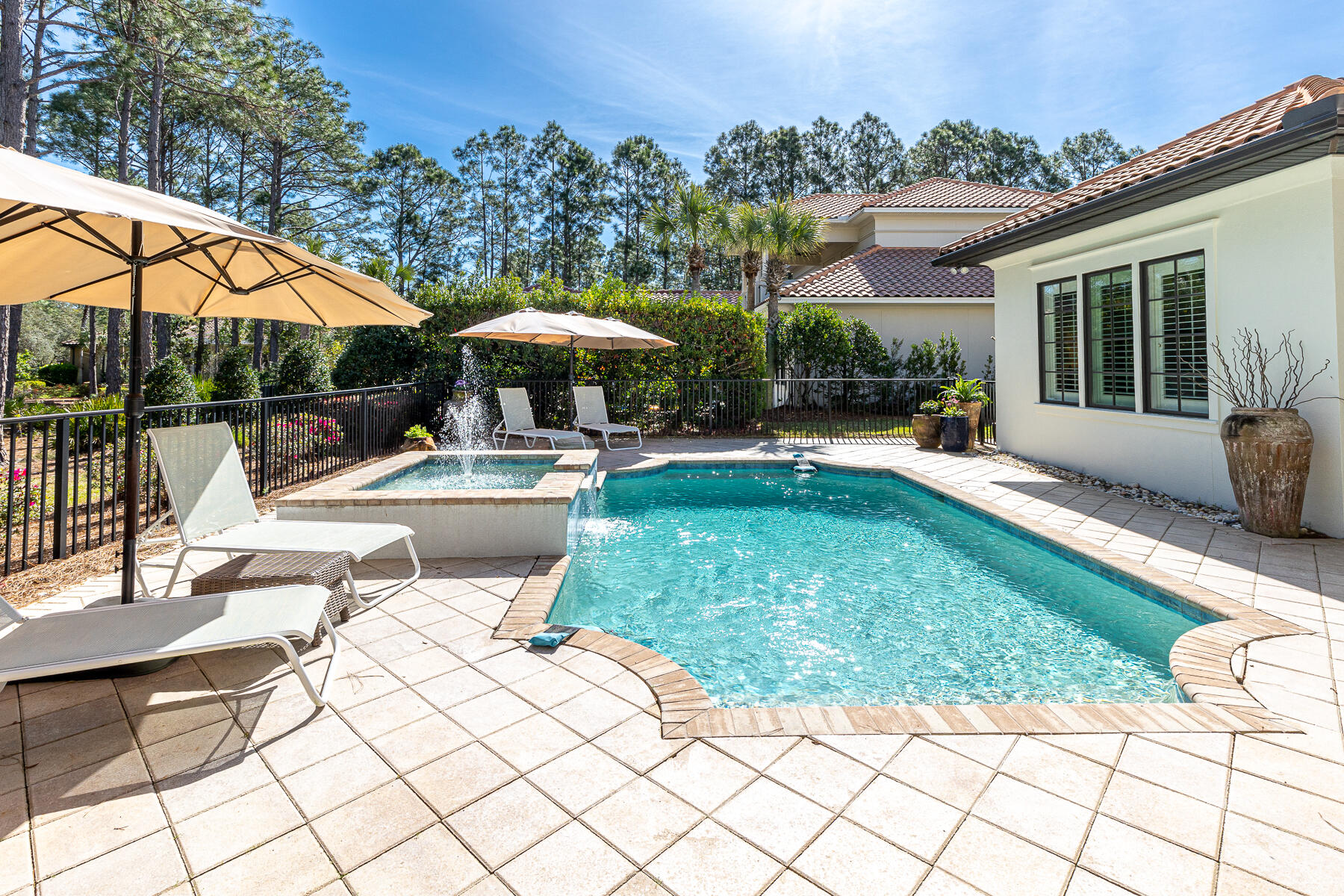 BURNT PINE - Residential