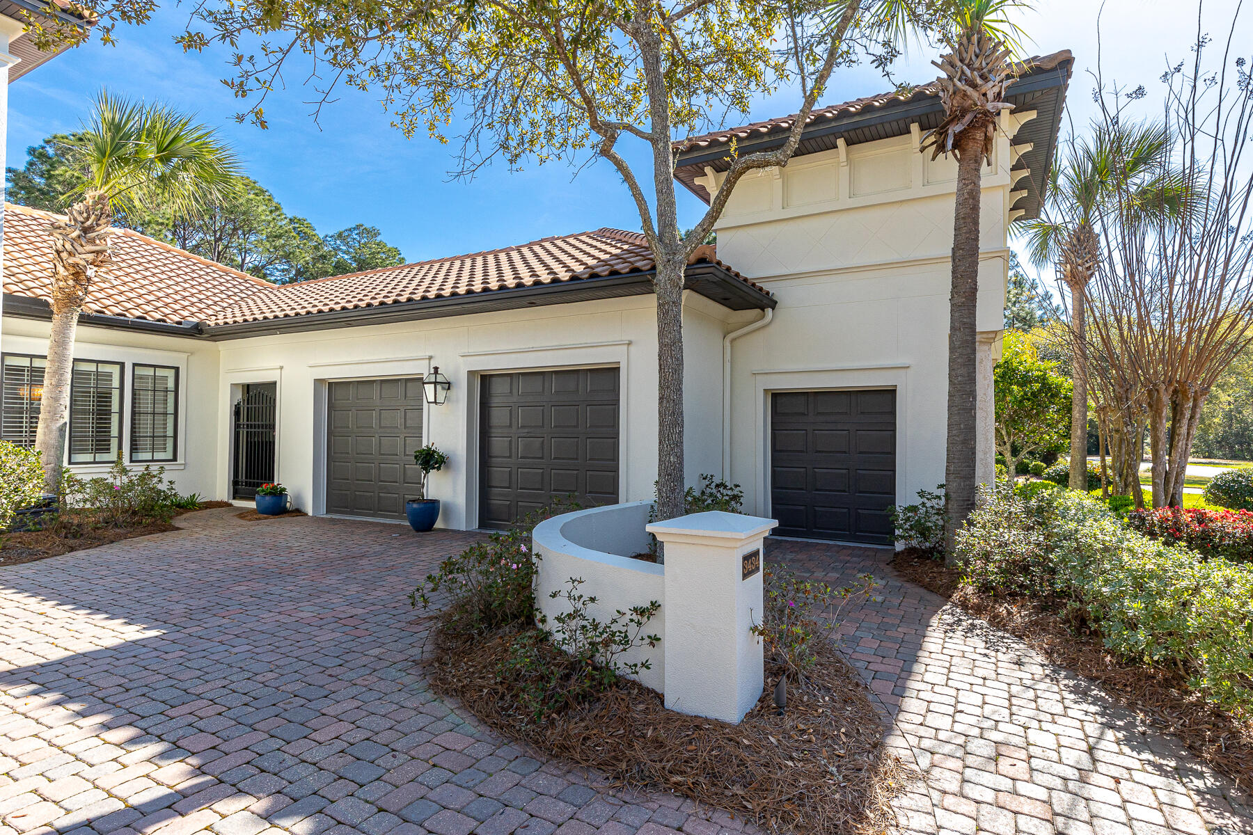 BURNT PINE - Residential