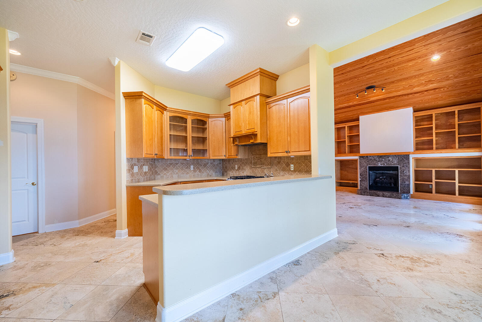 WOODLAND SHORES - Residential