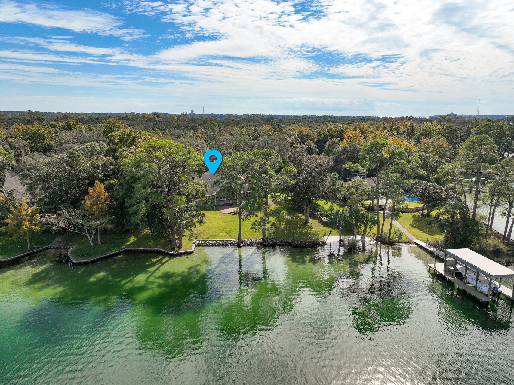 WOODLAND SHORES - Residential