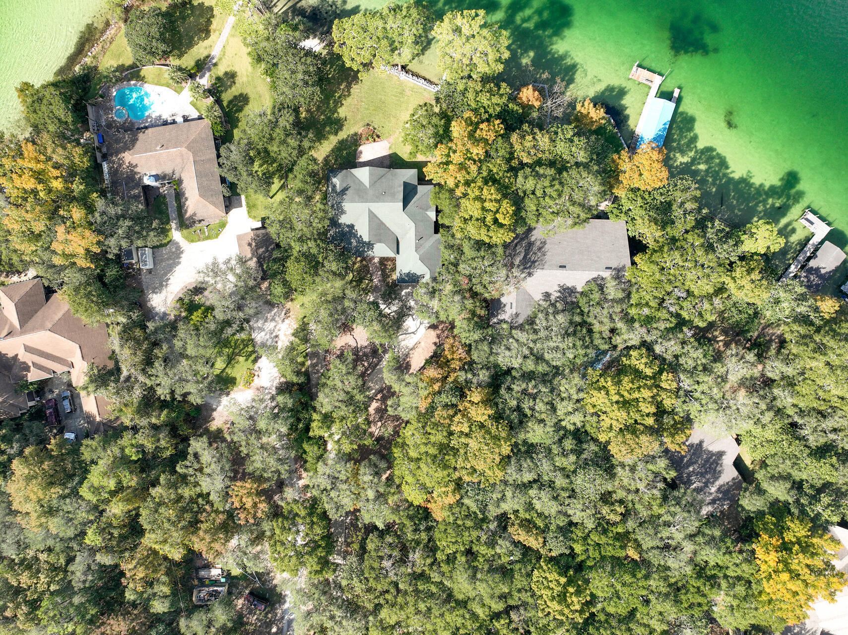 WOODLAND SHORES - Residential