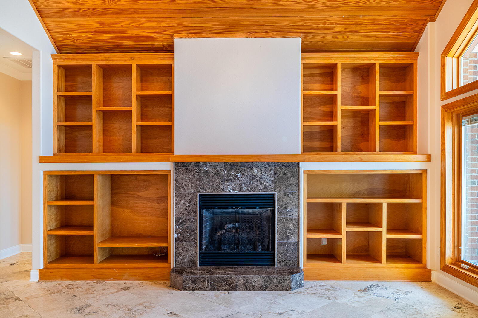 WOODLAND SHORES - Residential