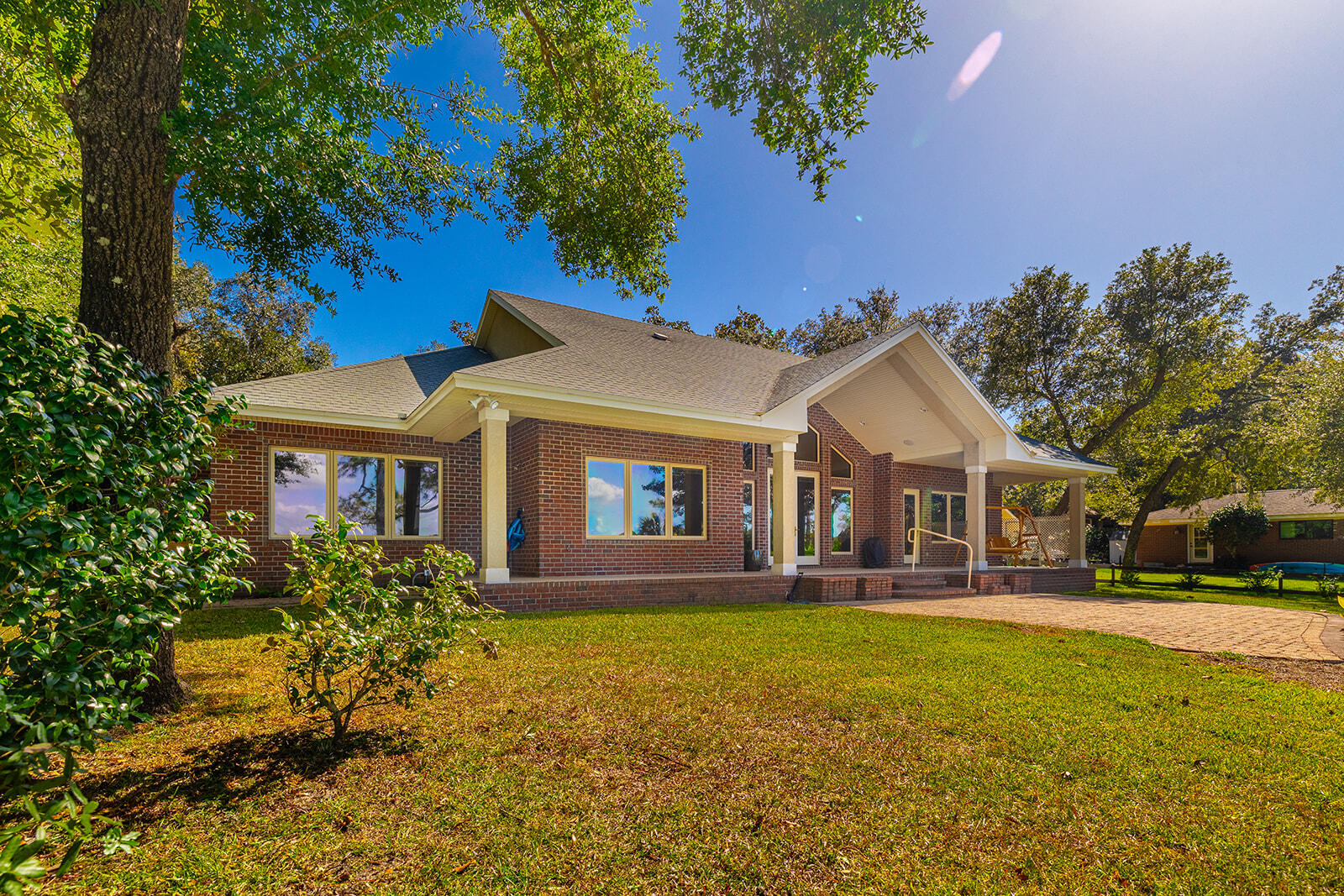 WOODLAND SHORES - Residential