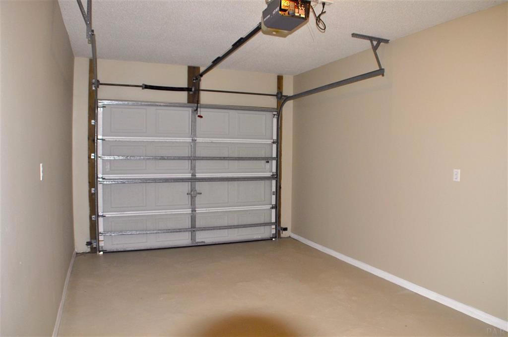 HIDDEN BAY VILLAGE - Residential