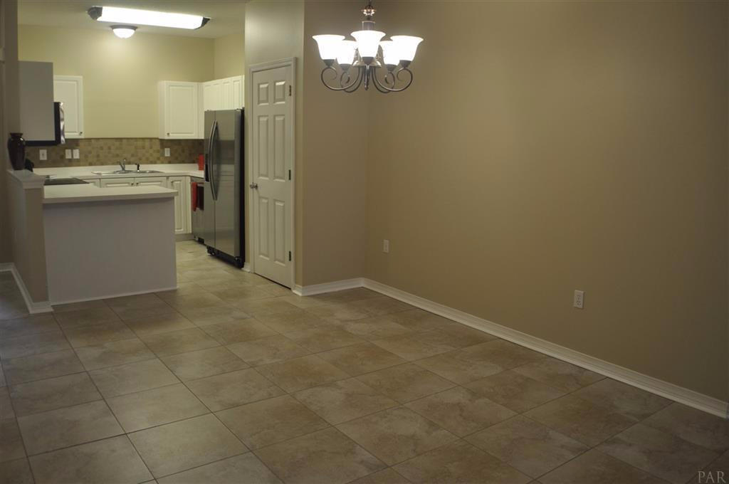 HIDDEN BAY VILLAGE - Residential