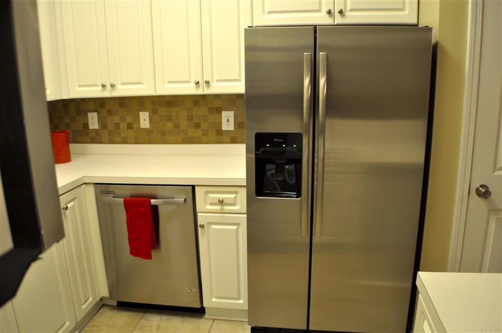 HIDDEN BAY VILLAGE - Residential