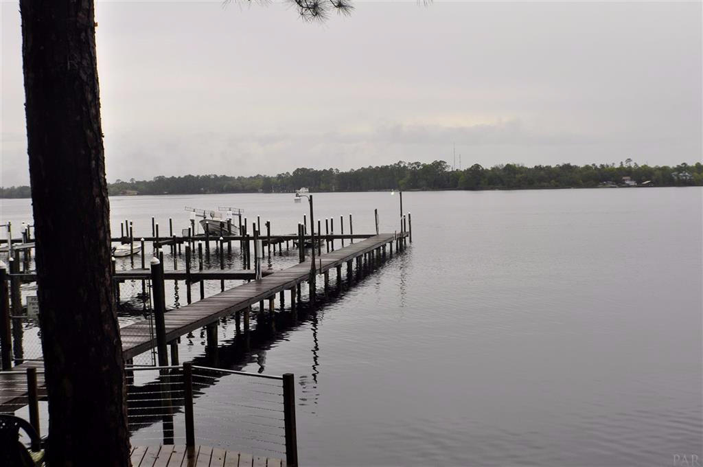 HIDDEN BAY VILLAGE - Residential