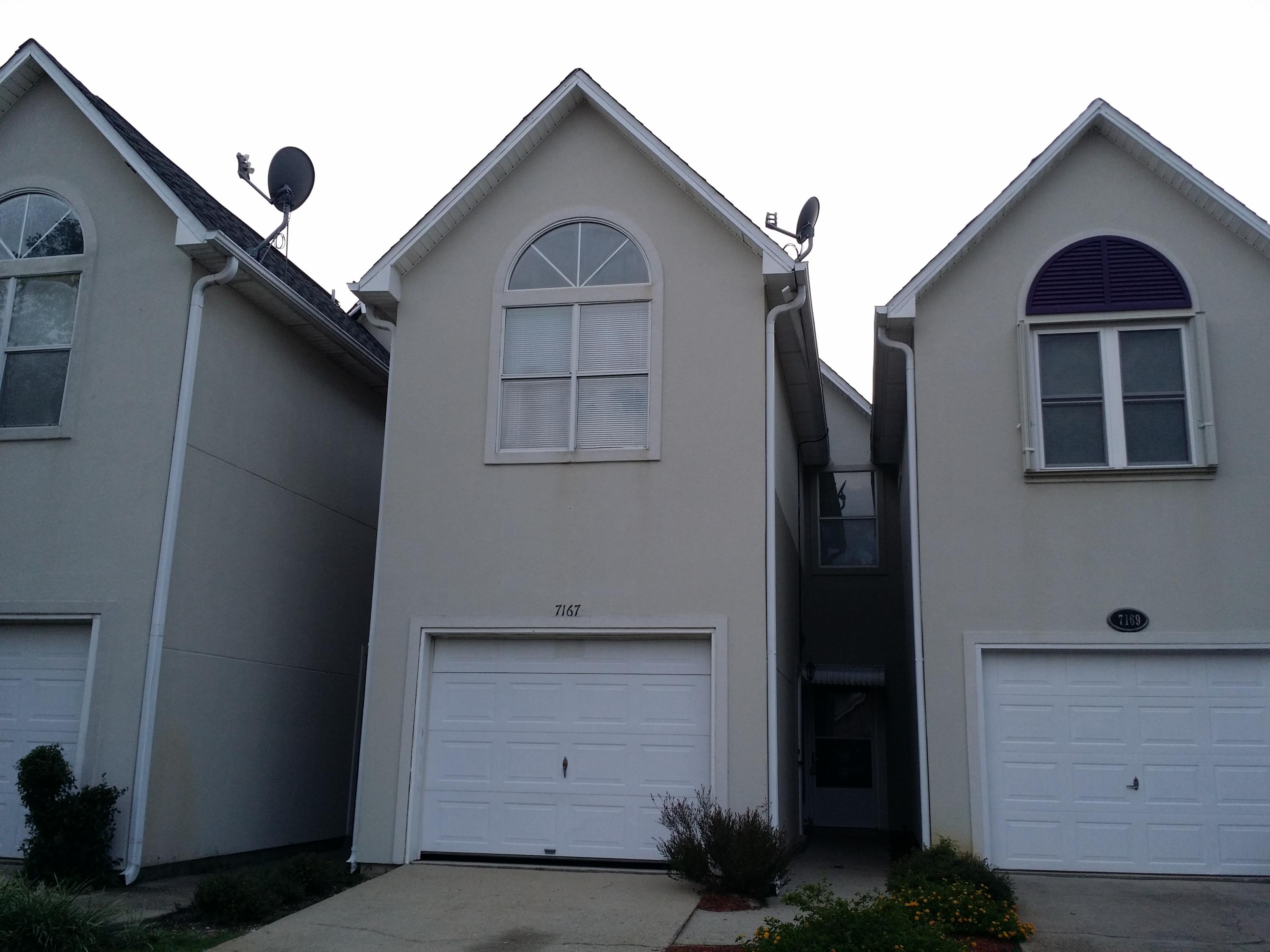 HIDDEN BAY VILLAGE - Residential