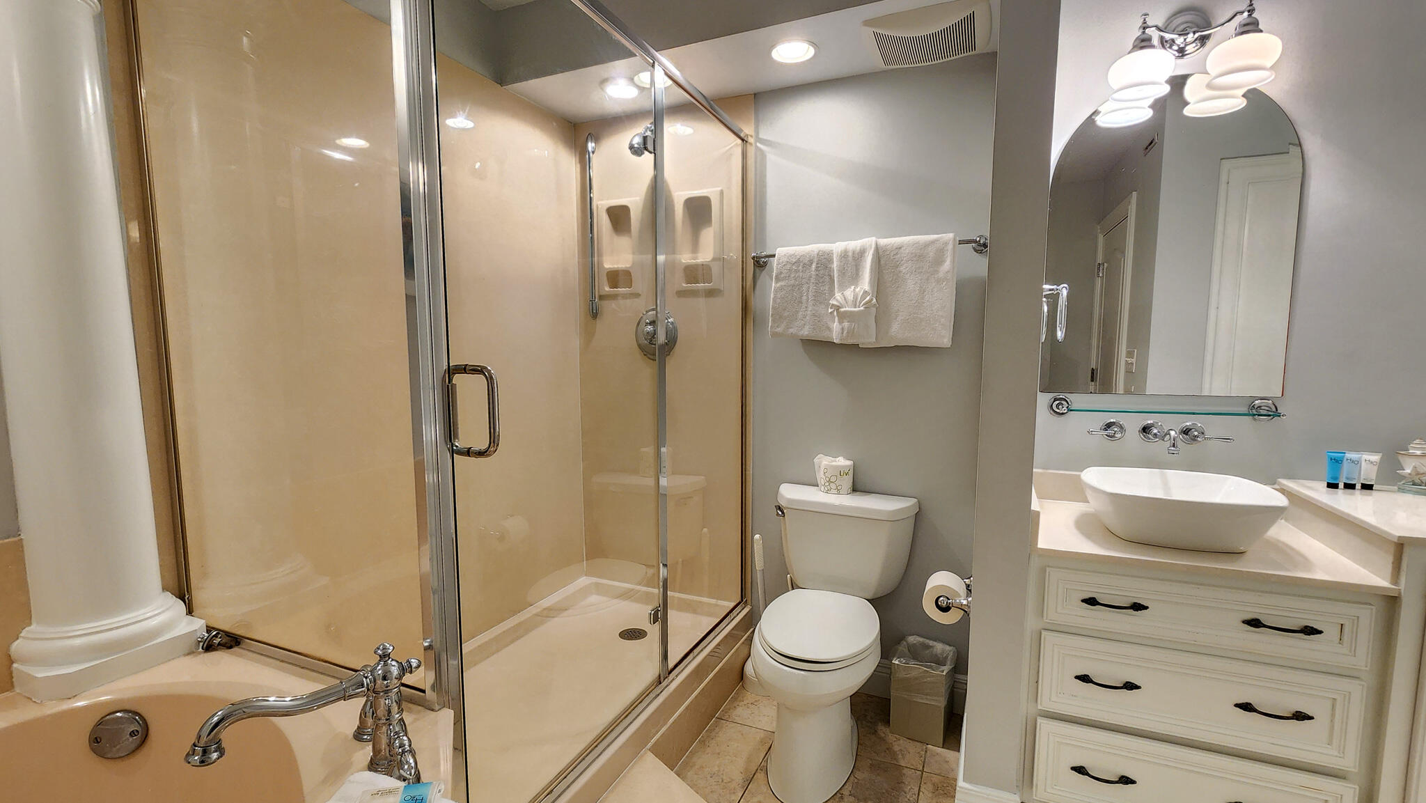 ISLAND ECHO CONDO - Residential