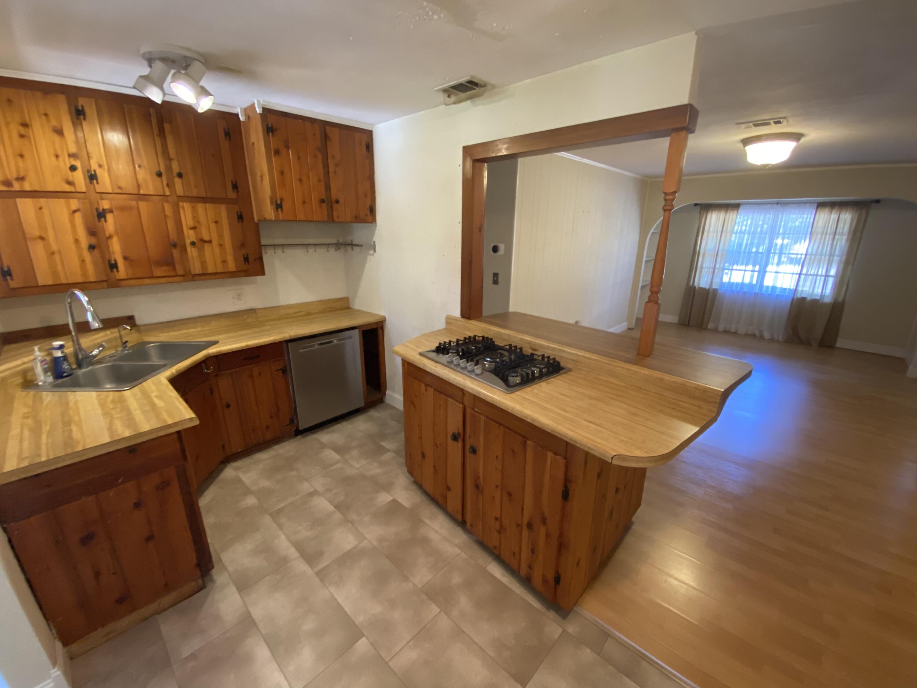 GARNIERS BEACH 3RD - Residential