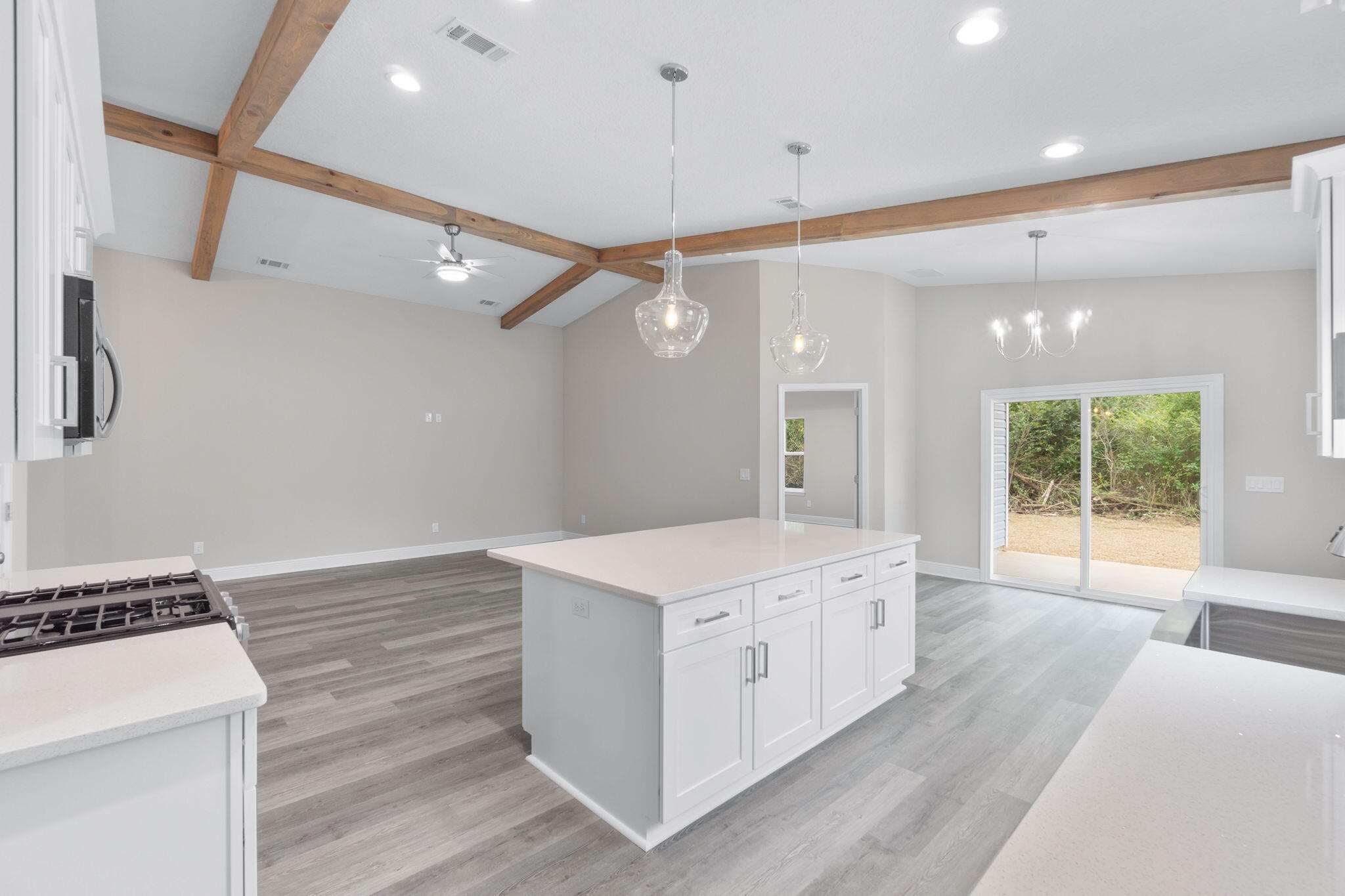 CRESCENT SHORES - Residential