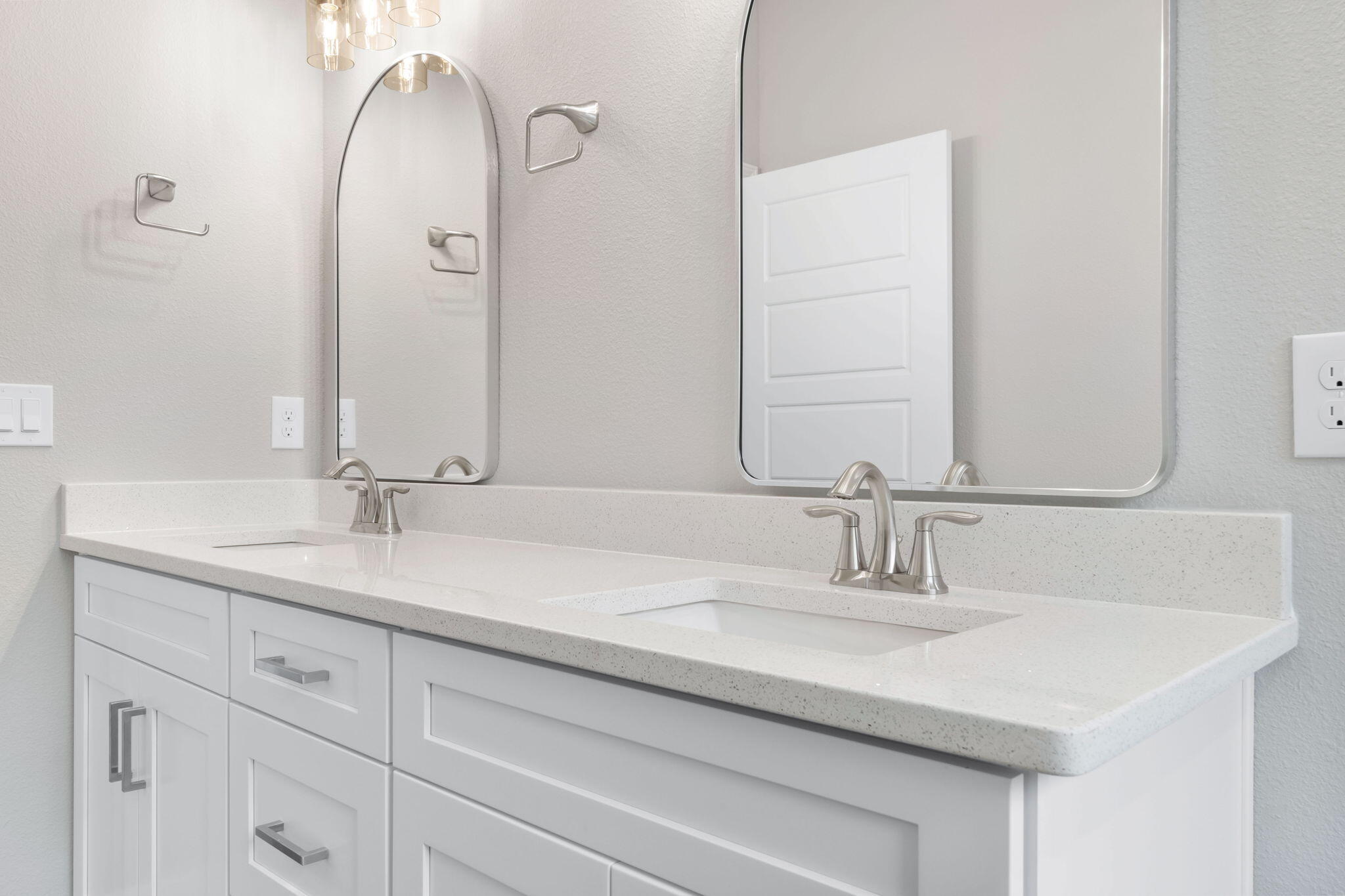 CRESCENT SHORES - Residential