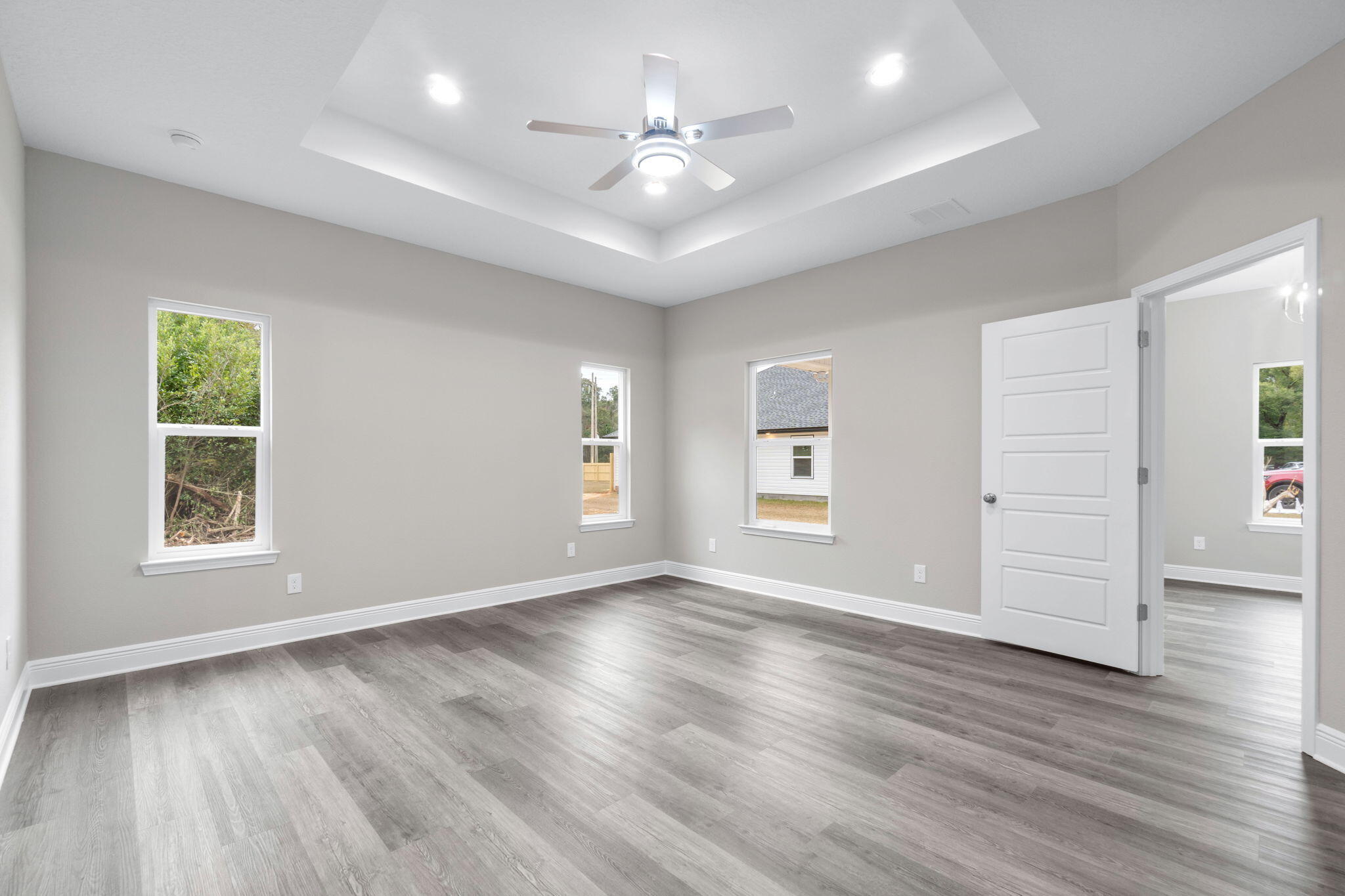 CRESCENT SHORES - Residential