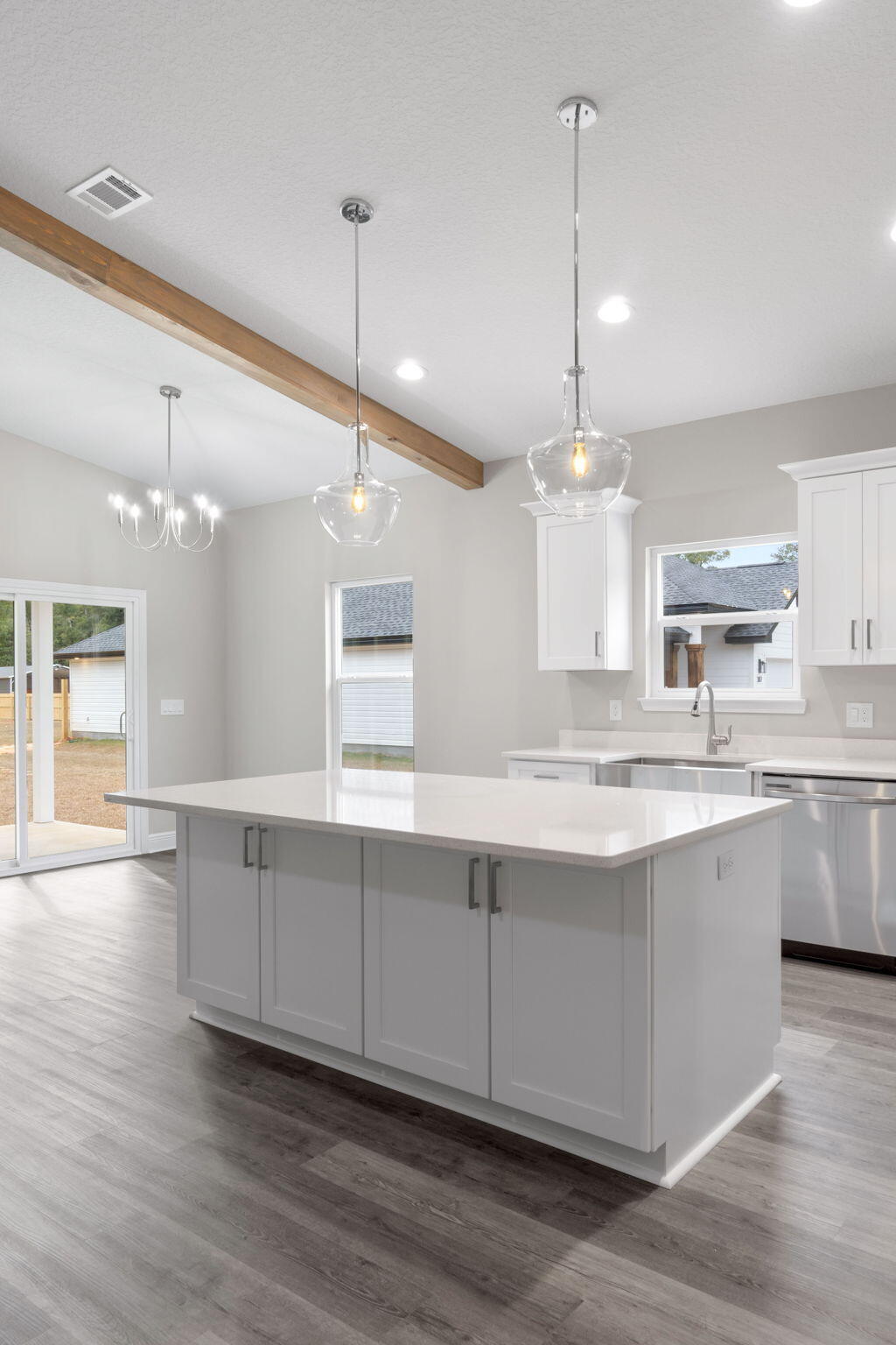 CRESCENT SHORES - Residential