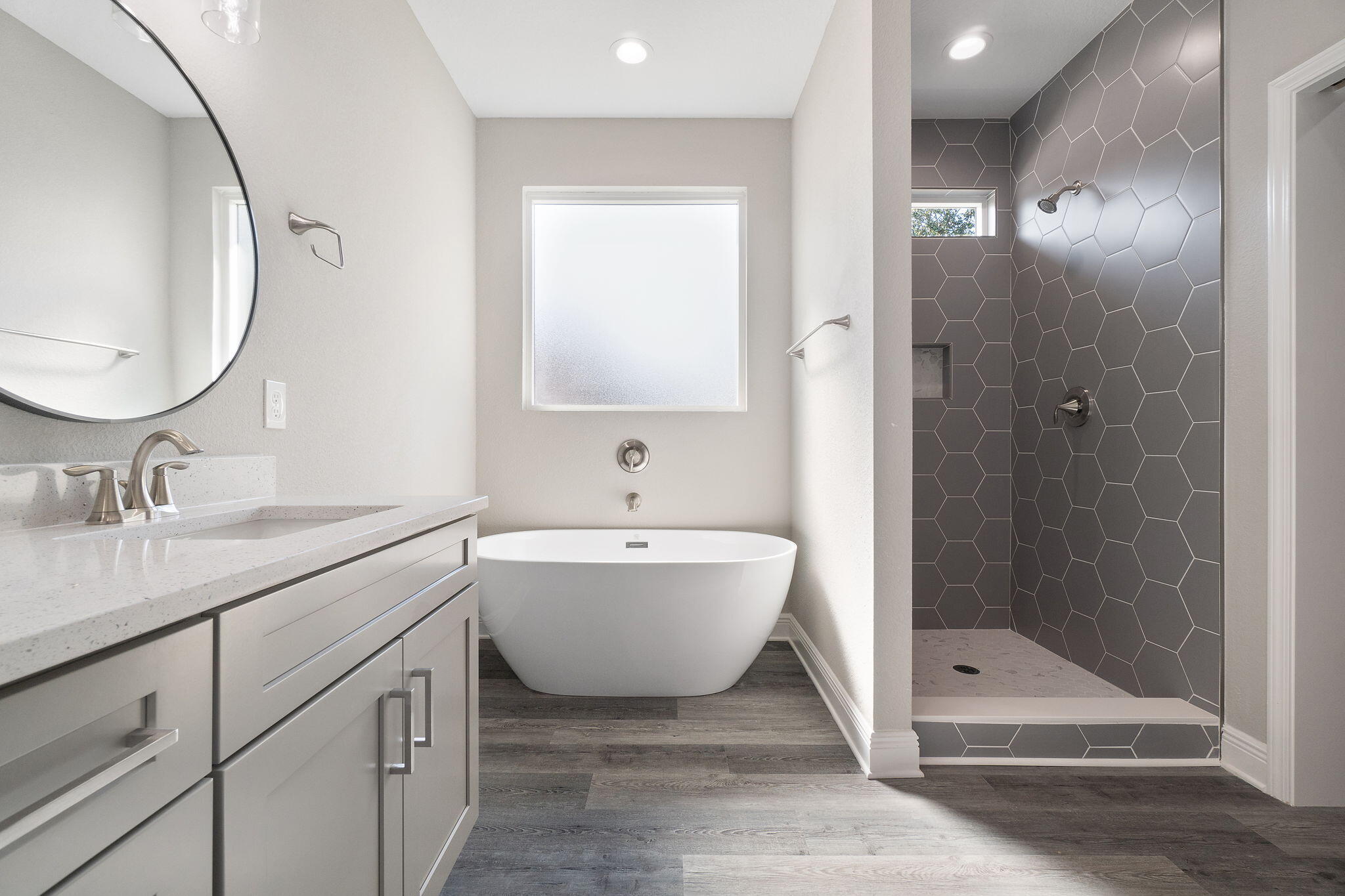 CRESCENT SHORES - Residential