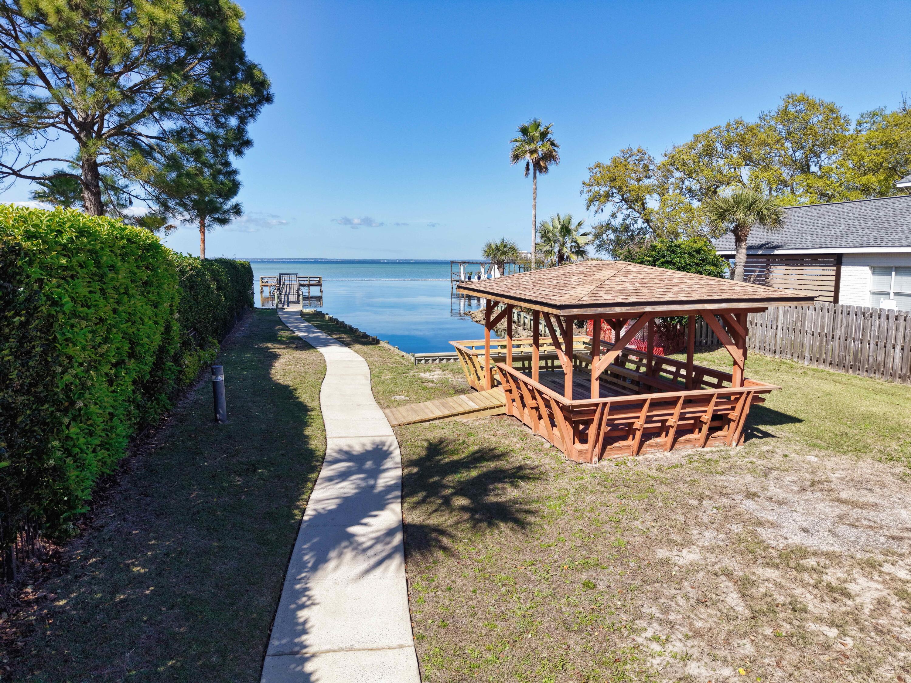 BAYSIDE - Residential