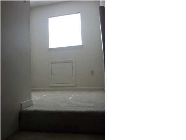 DOWNTOWNER - Residential Lease