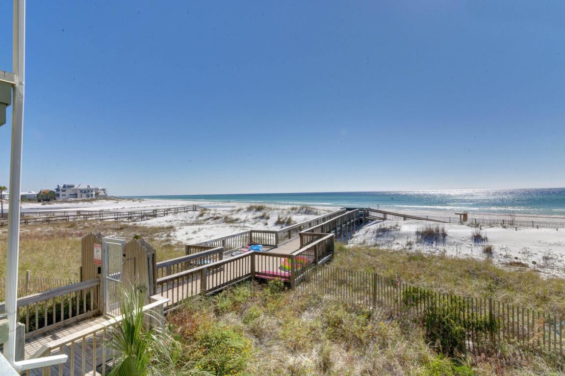 COMMODORE'S RETREAT LIMITED CONDO - Residential