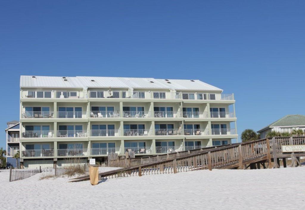 COMMODORE'S RETREAT LIMITED CONDO - Residential