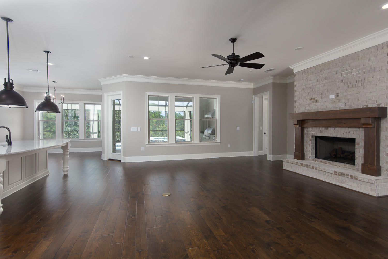 BURNT PINE - Residential