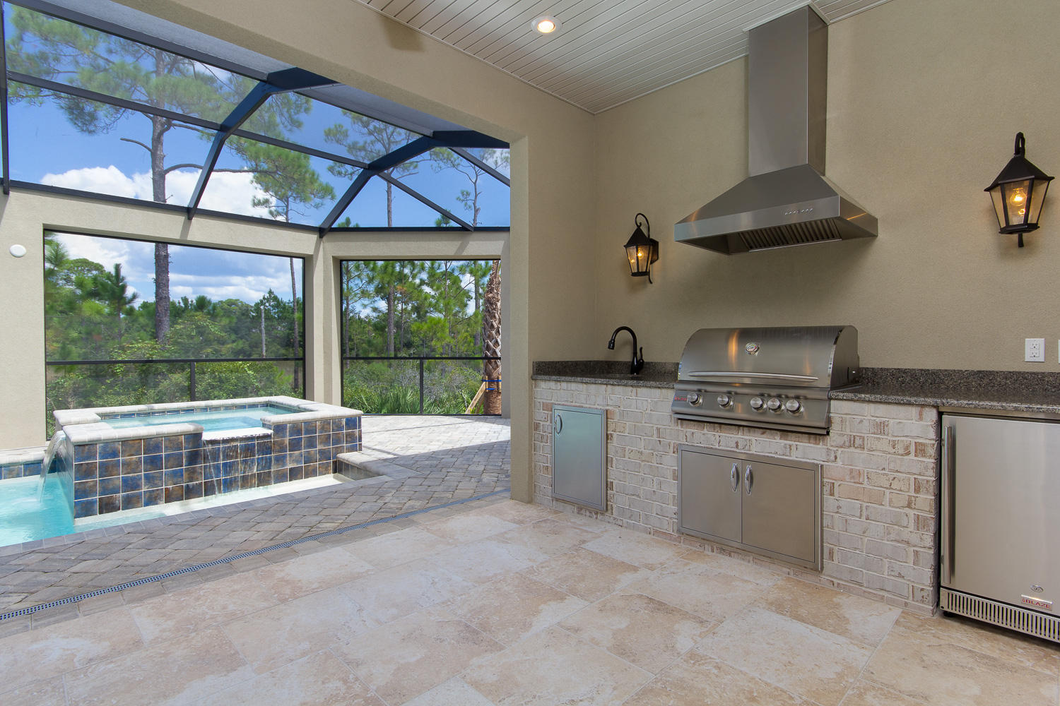 BURNT PINE - Residential