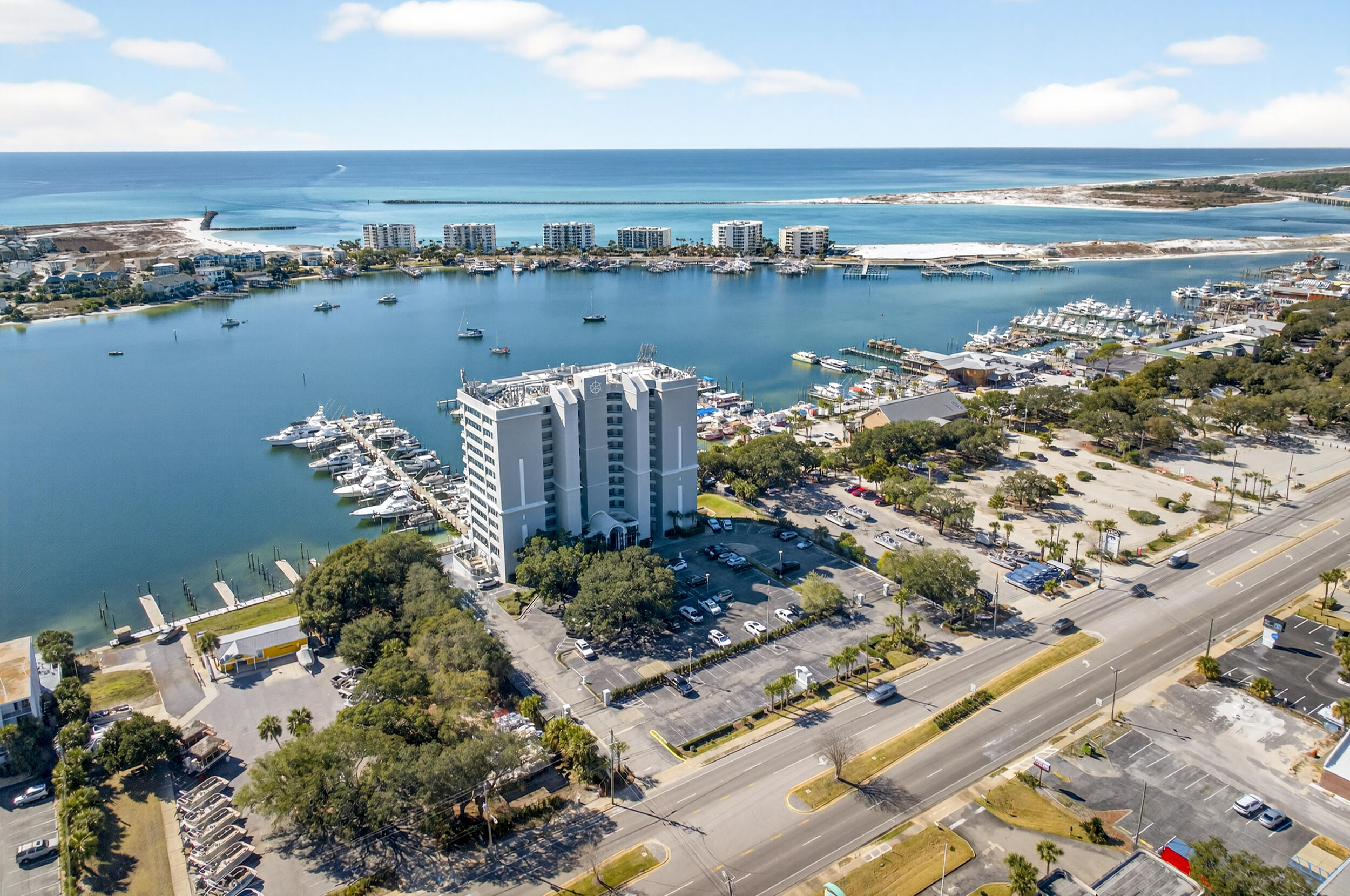 DESTIN YACHT CLUB - Residential