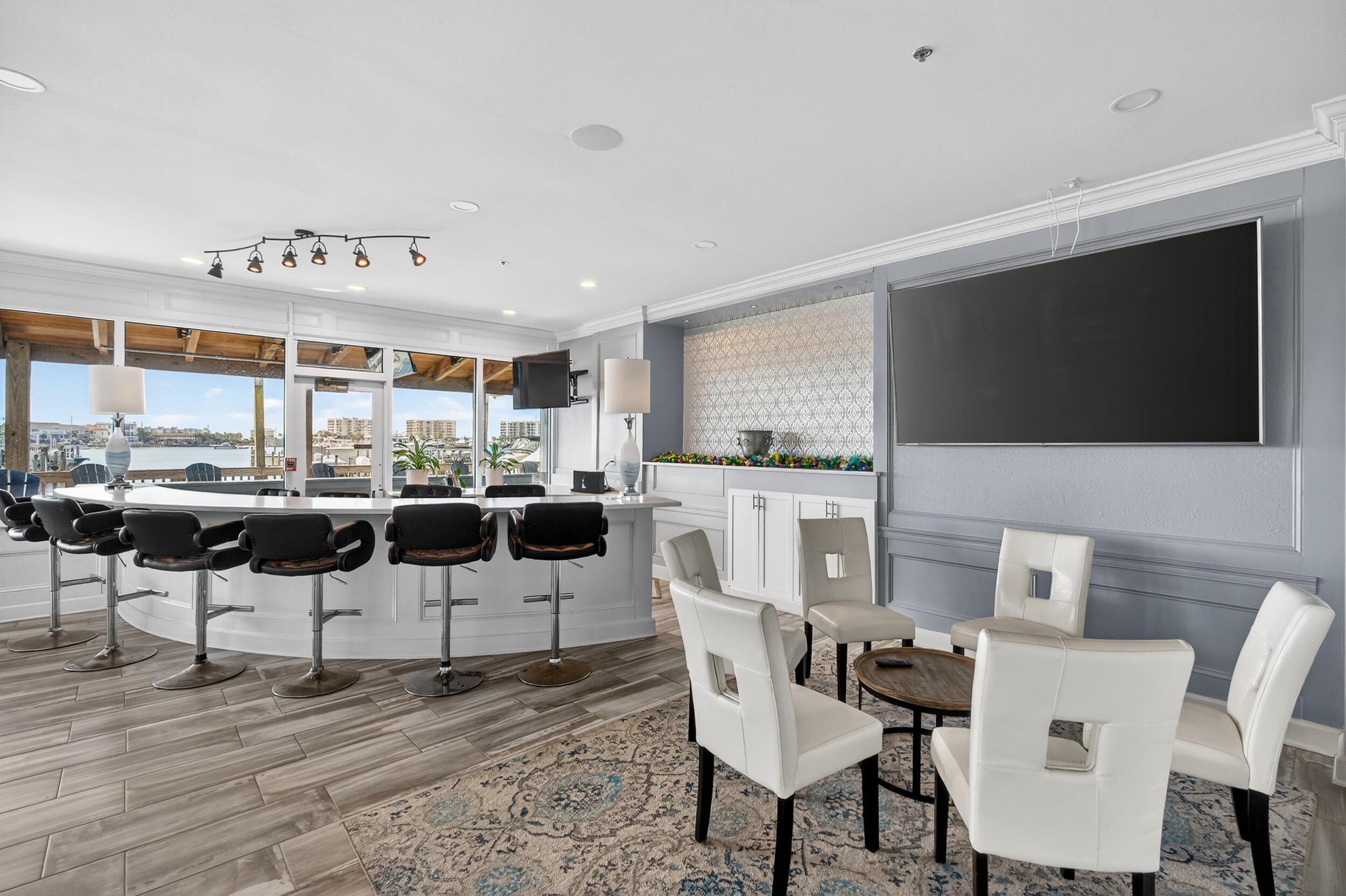 DESTIN YACHT CLUB - Residential