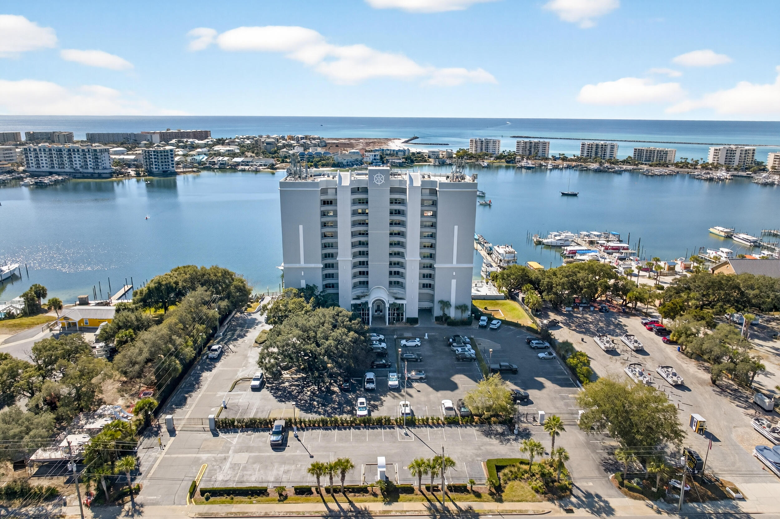 DESTIN YACHT CLUB - Residential