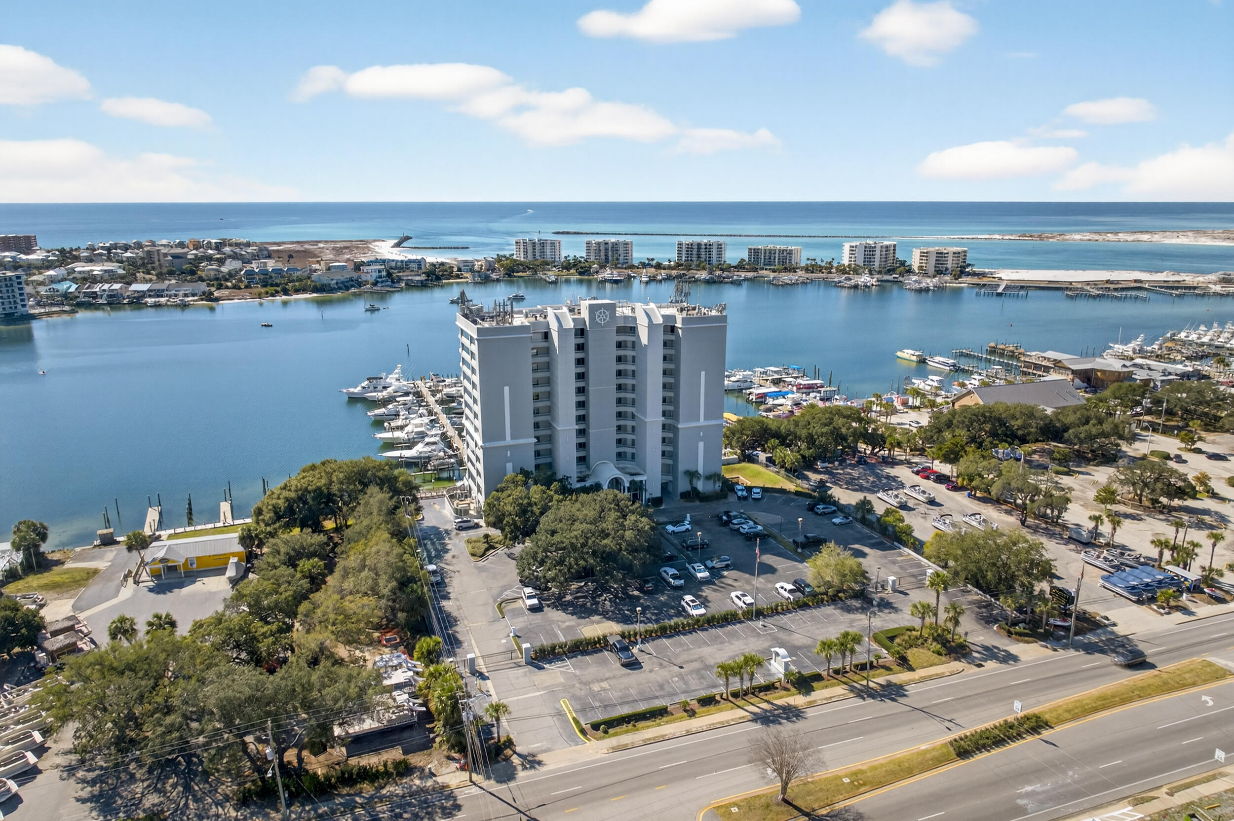 DESTIN YACHT CLUB - Residential