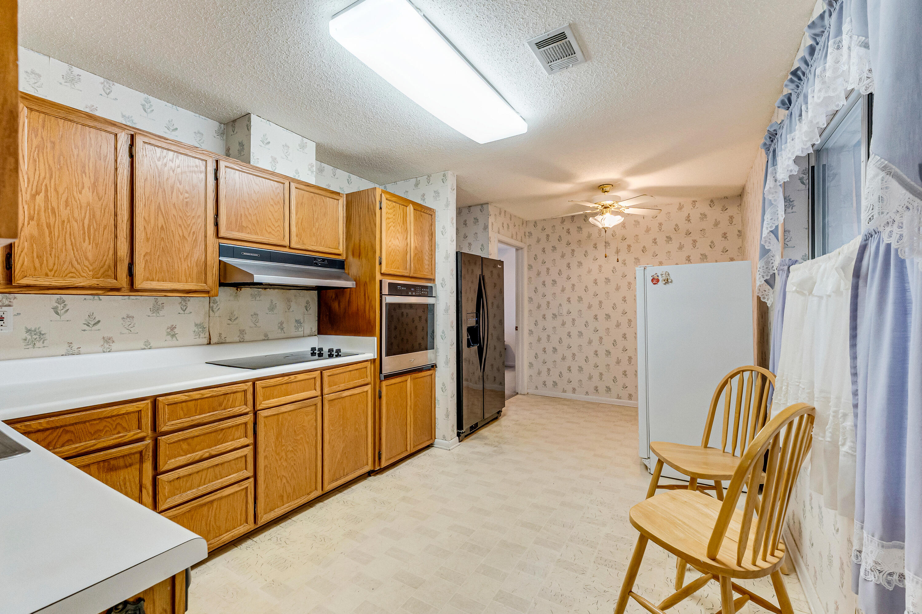 PINECREST HILLS - Residential