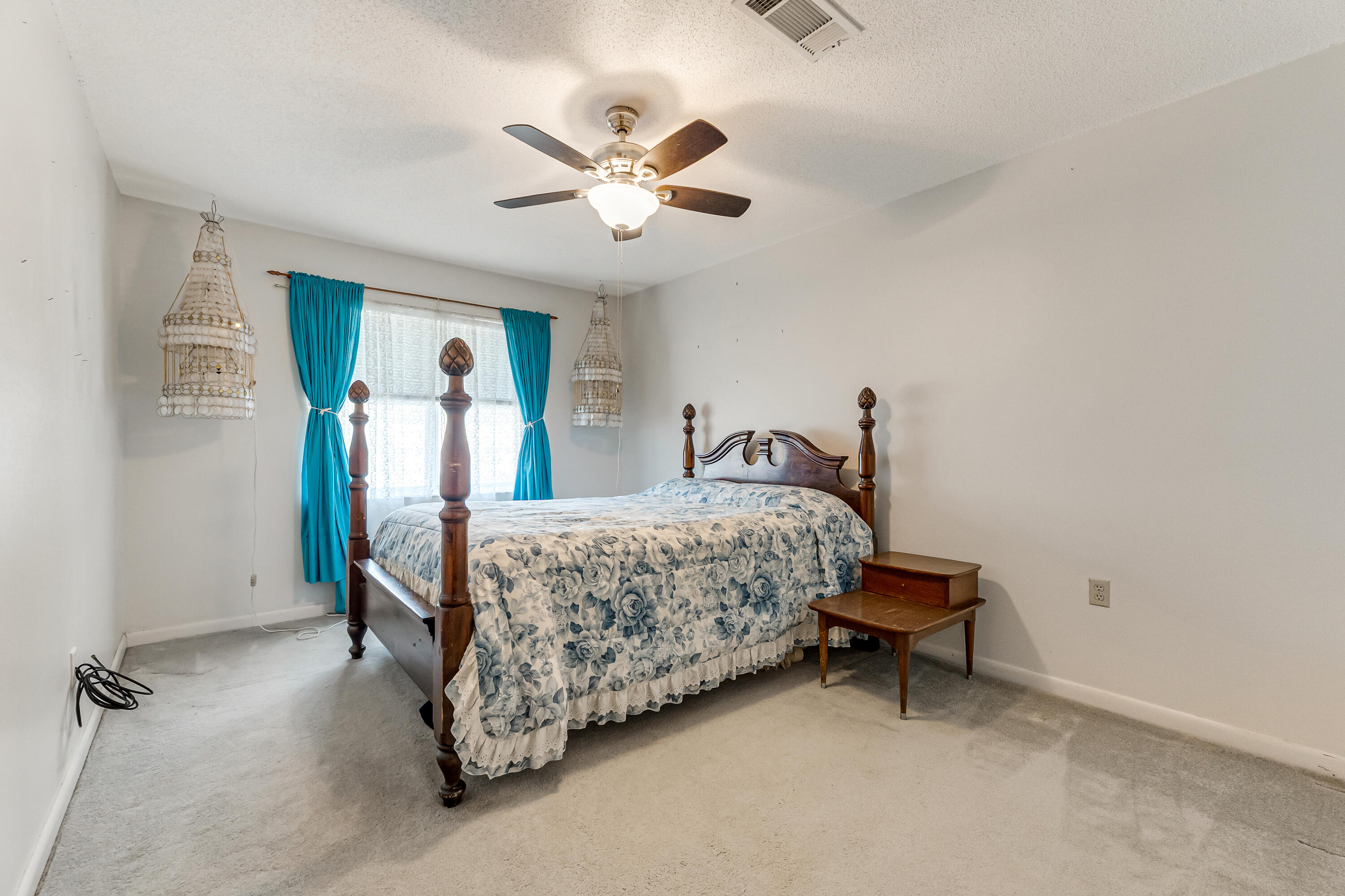 PINECREST HILLS - Residential