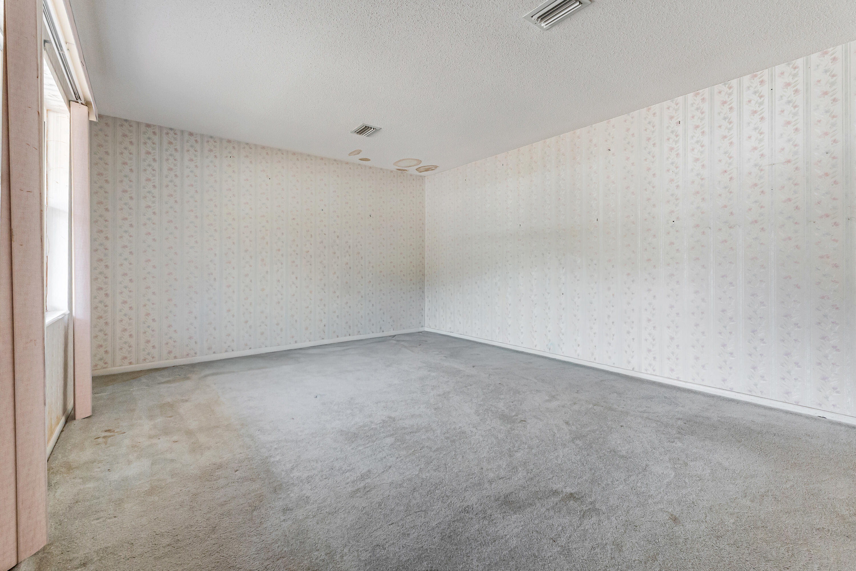 PINECREST HILLS - Residential