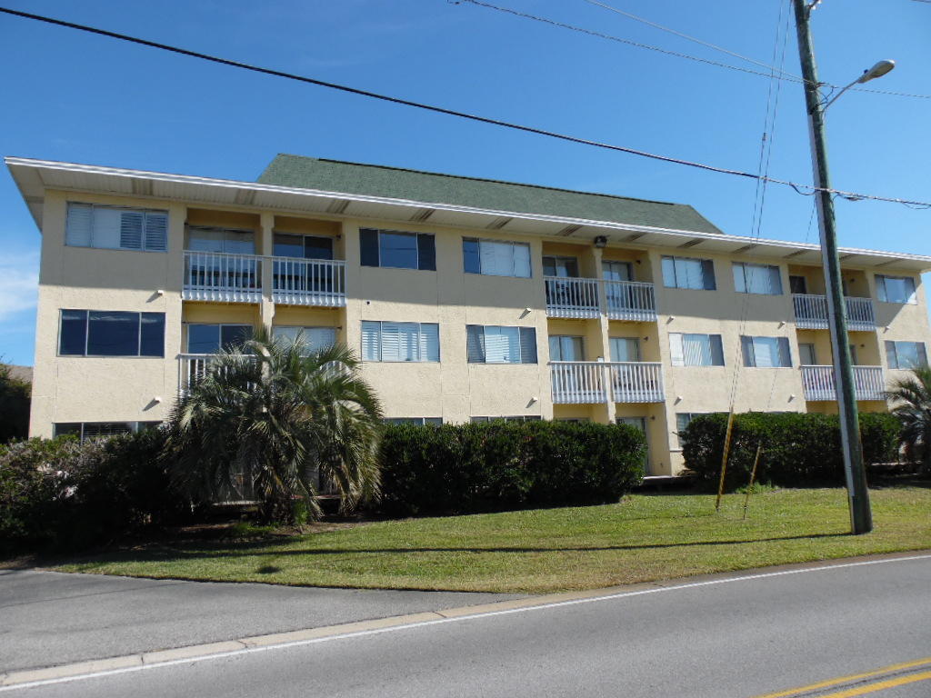 This is a cute 1 bedroom, 1 bath condo on Holiday Isle! The condo is a third floor end unit and has tile flooring throughout and breakfast bar. The floor plan is bright and open and would make the perfect vacation getaway or permanent residence. The location is close to beaches, restaurants, shopping, entertainment and all the resort has to offer!
