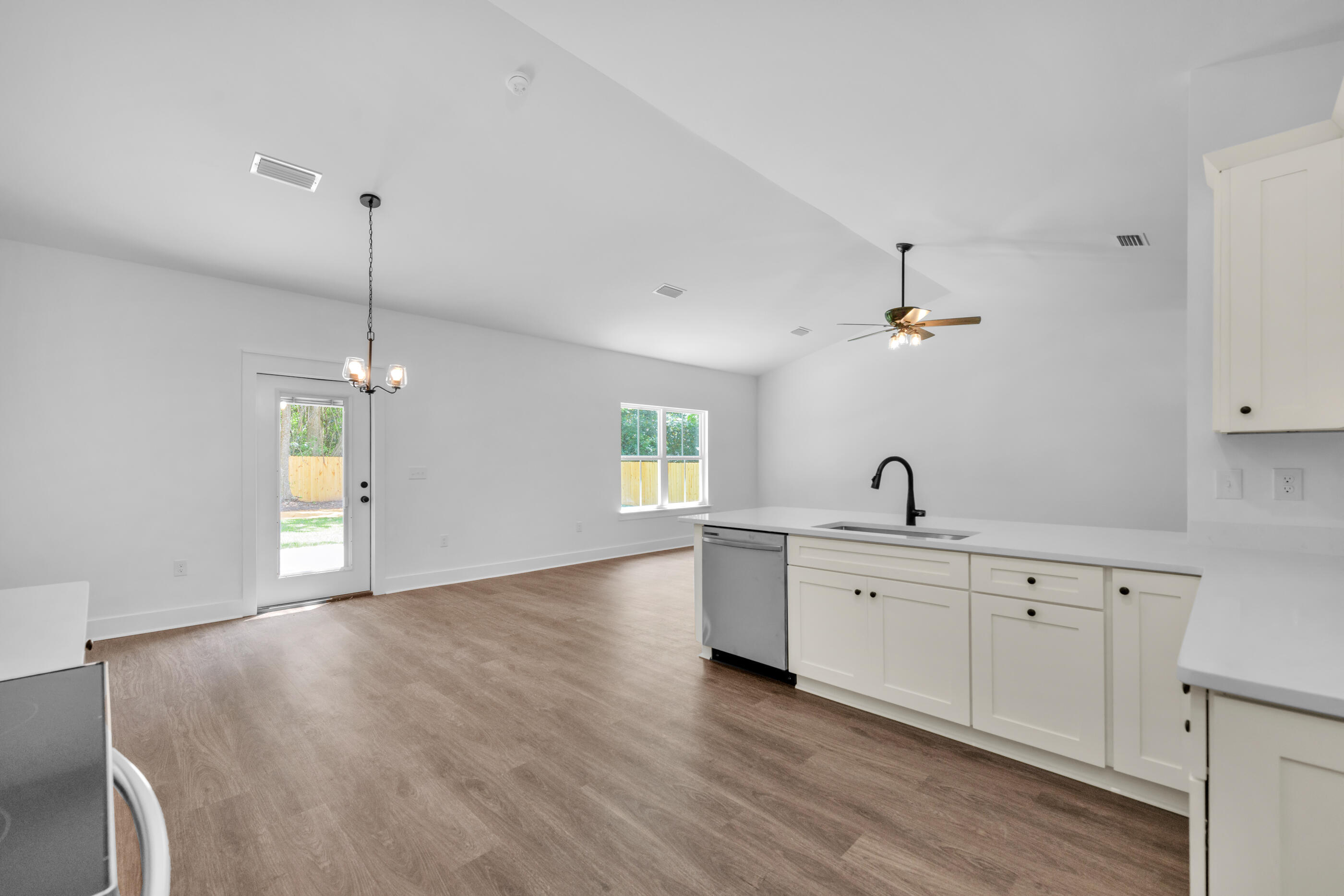 CRESTVIEW - Residential