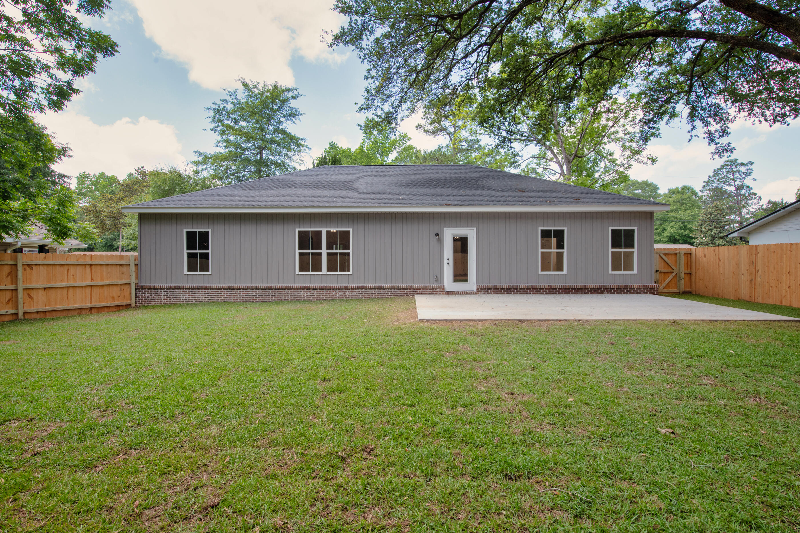 CRESTVIEW - Residential