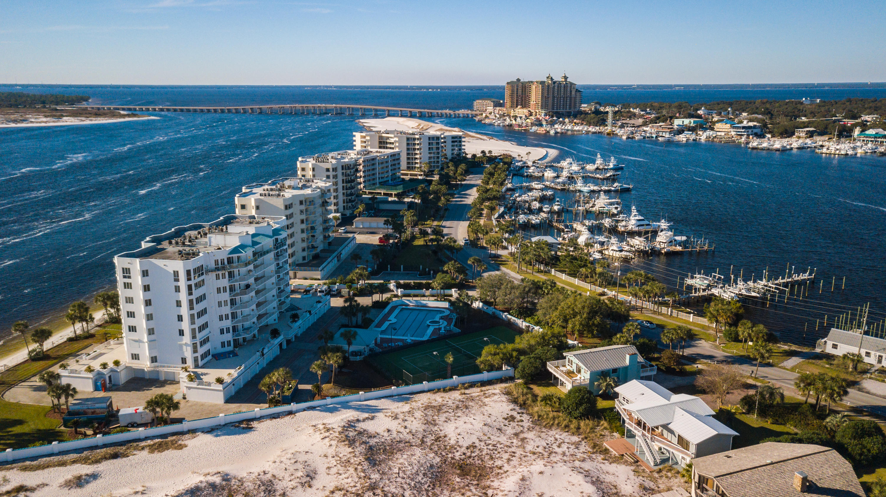 HOLIDAY ISLE - Residential