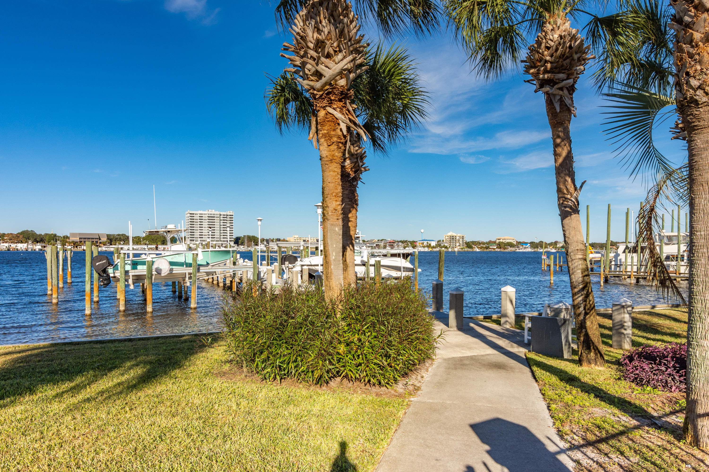 HOLIDAY ISLE - Residential