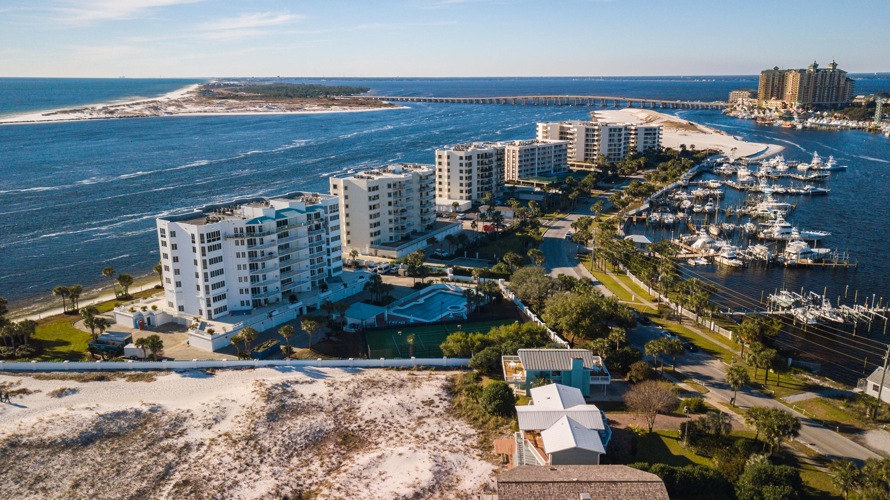 HOLIDAY ISLE - Residential