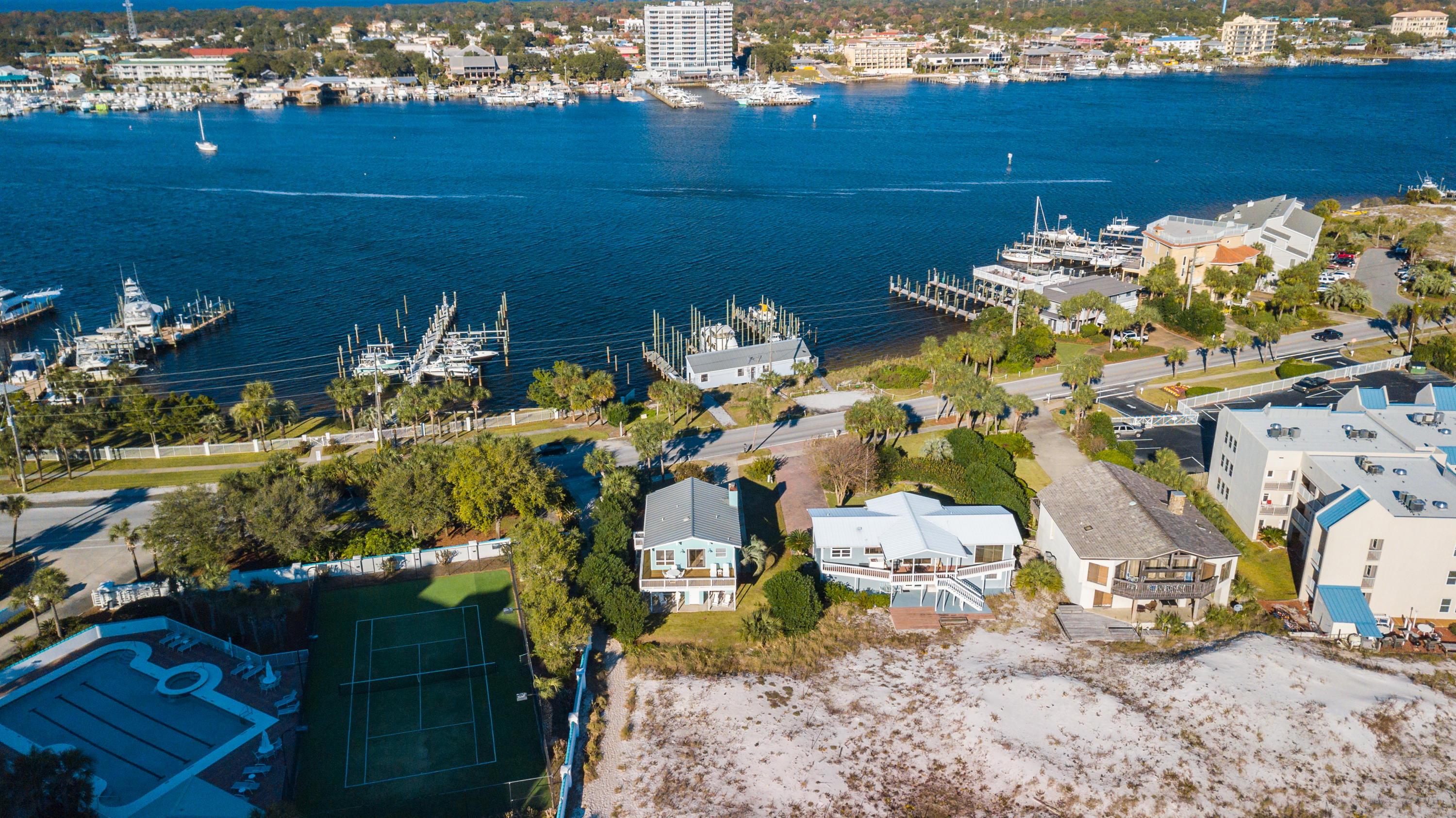 HOLIDAY ISLE - Residential