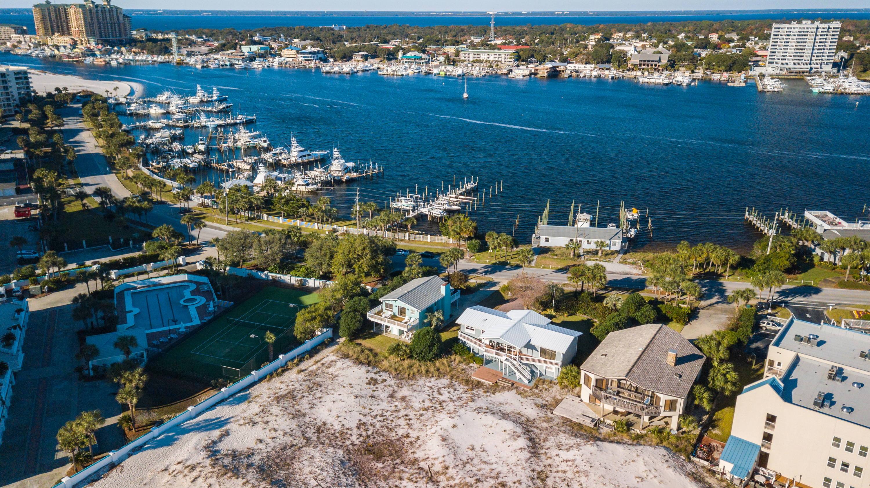 HOLIDAY ISLE - Residential