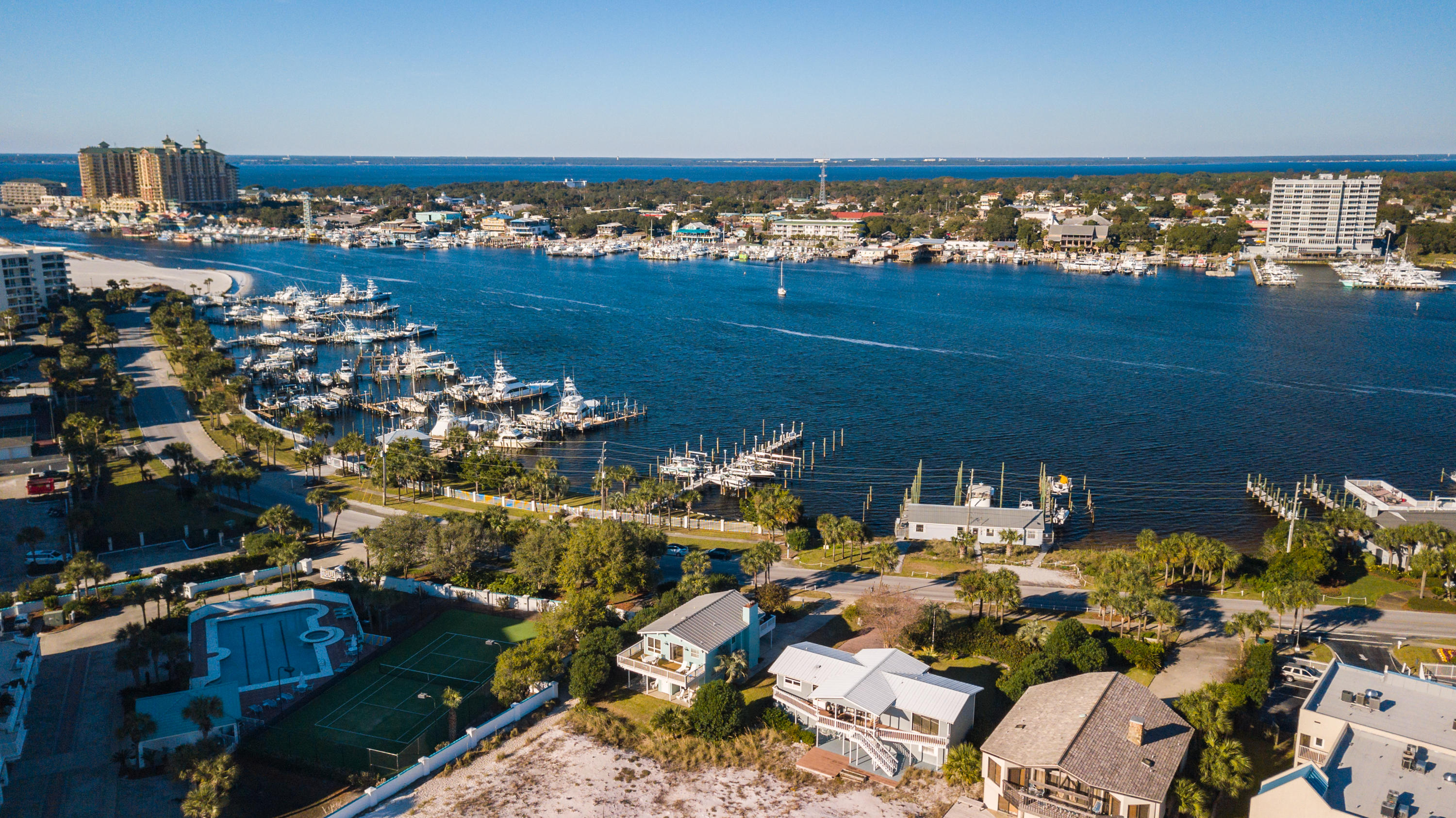 HOLIDAY ISLE - Residential