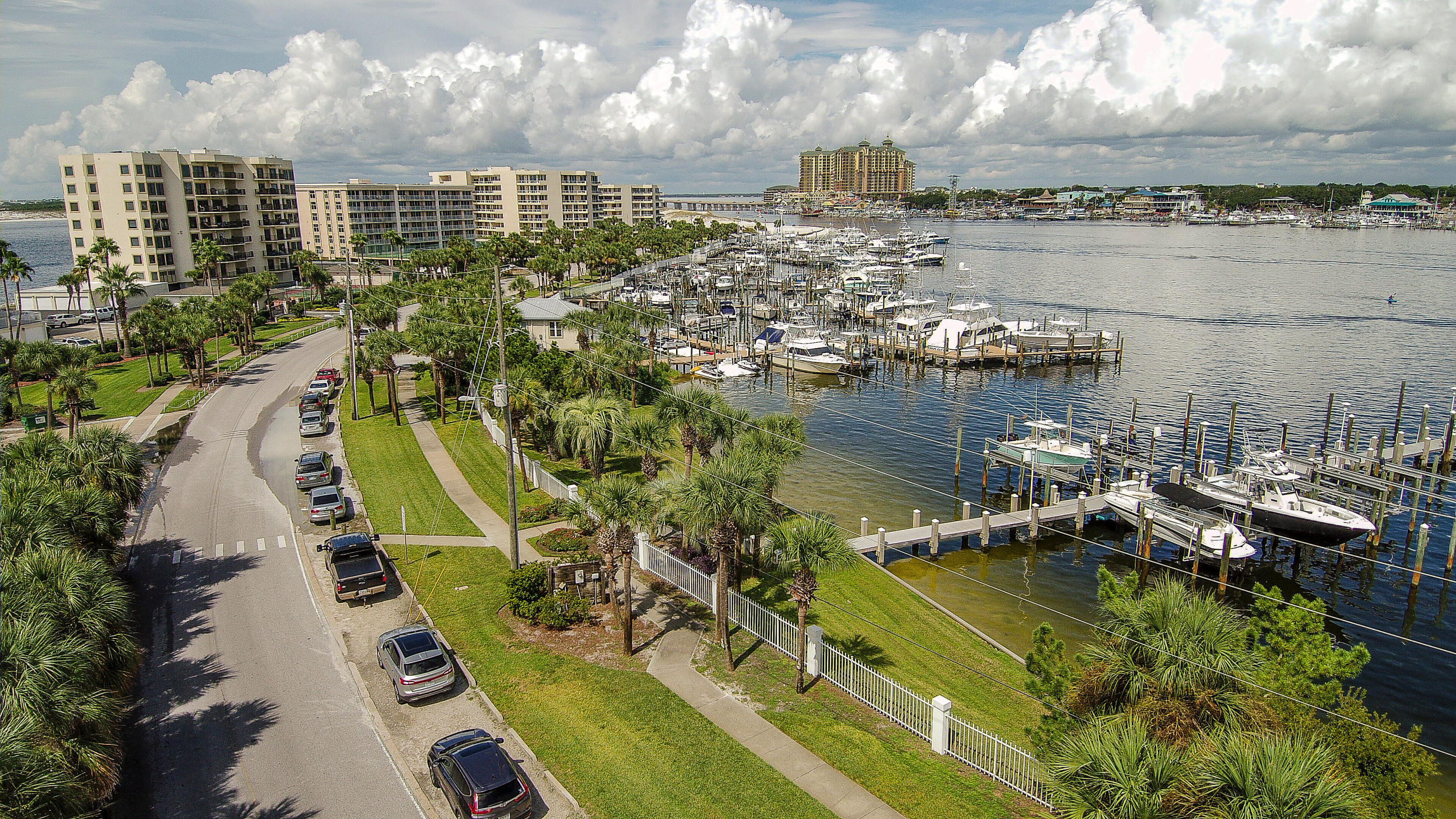 HOLIDAY ISLE - Residential