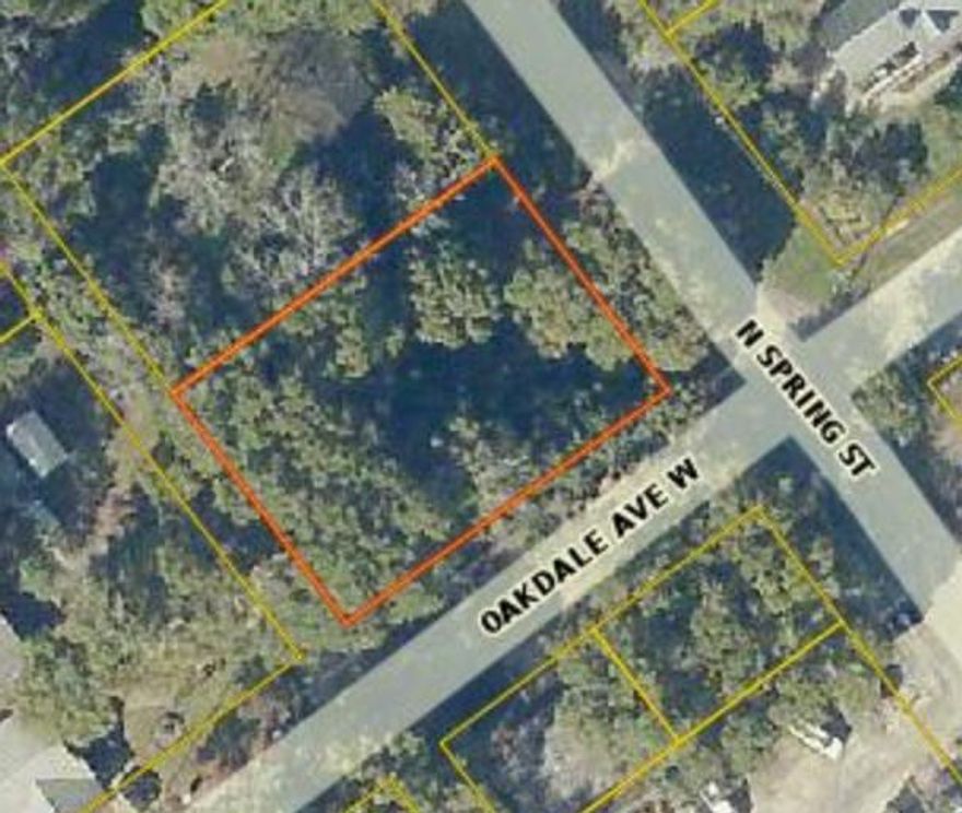 3/1 cottage on a double lot in Downtown Crestview. Needs TLC.