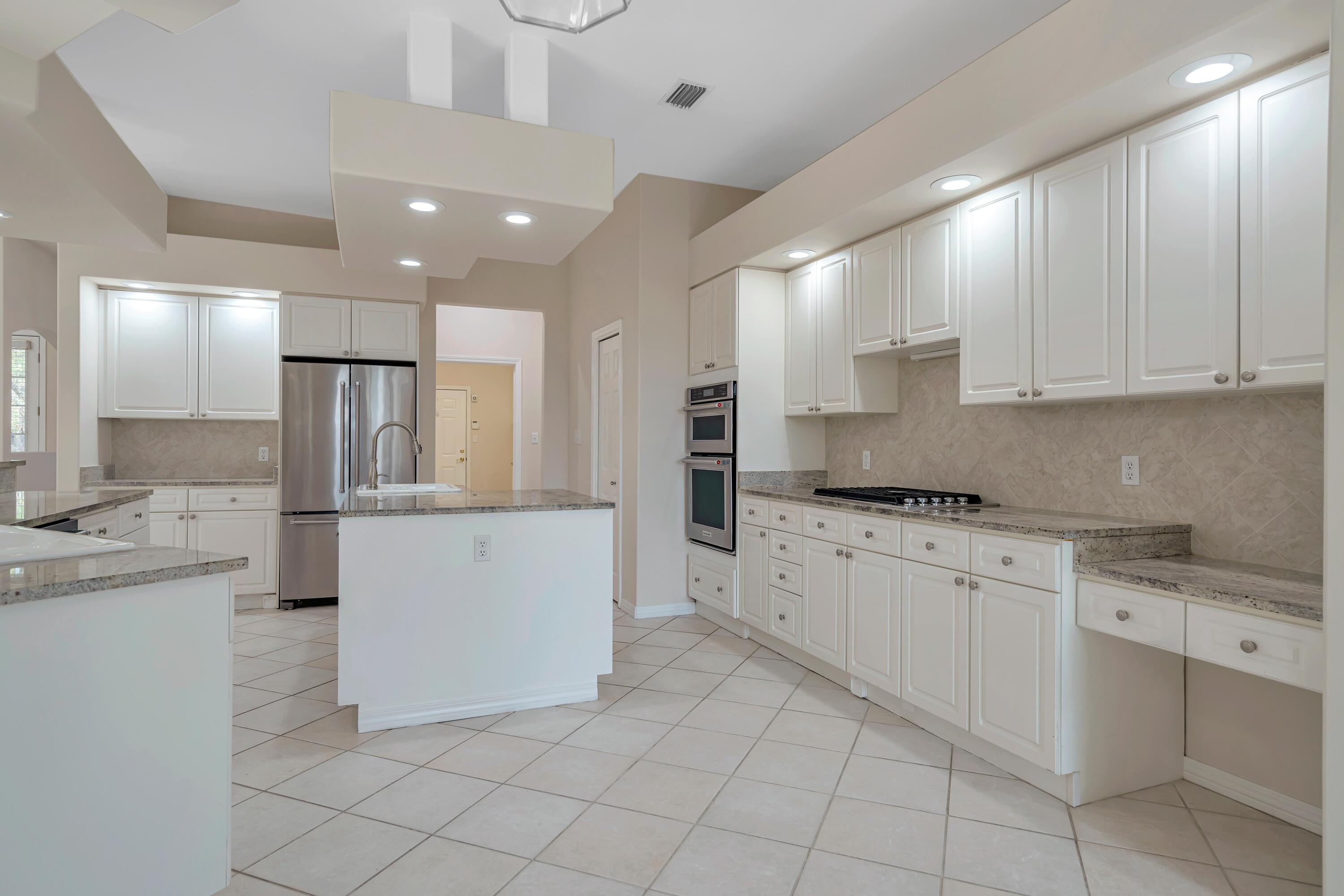 BAYTOWNE AVE EAST - Residential