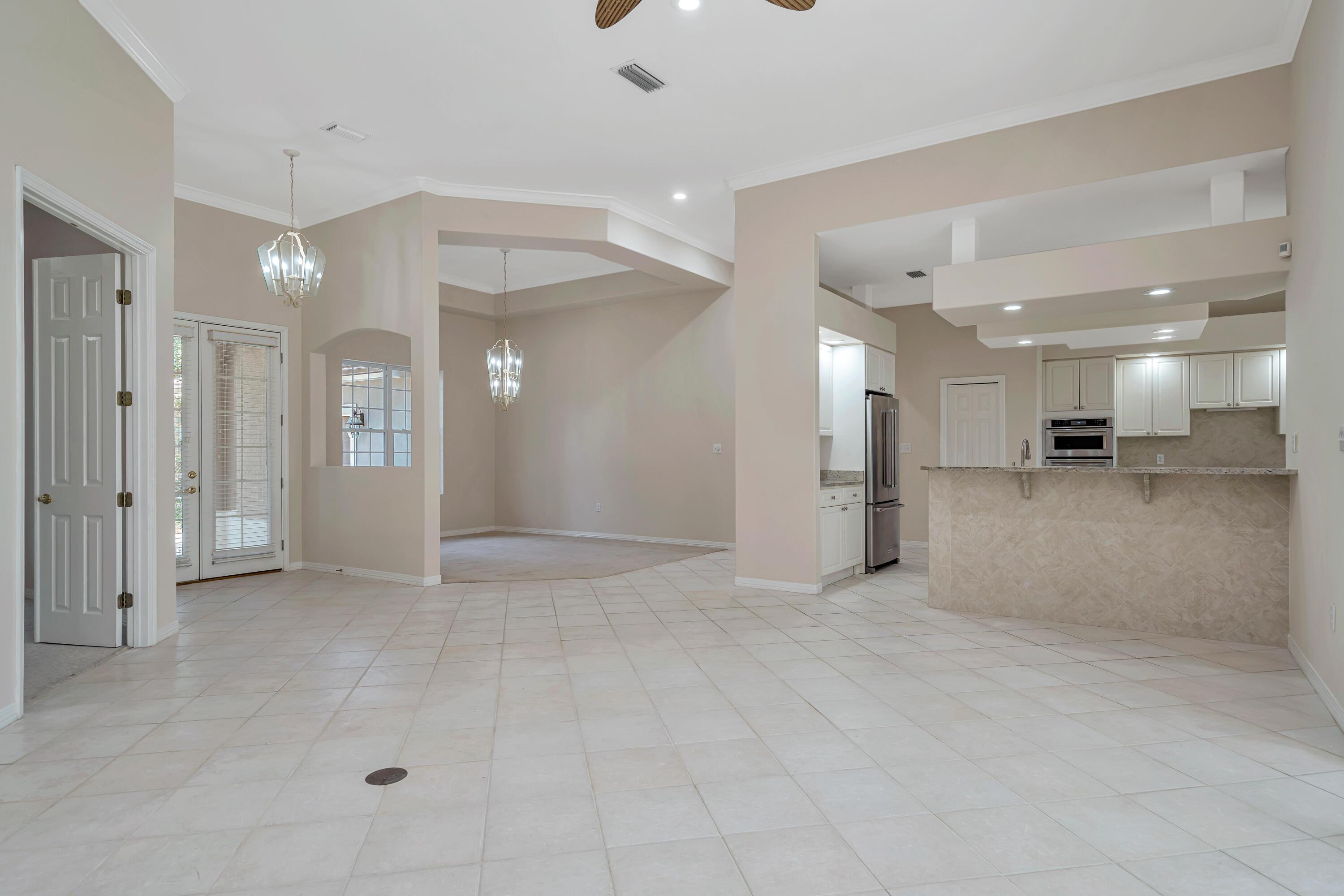 BAYTOWNE AVE EAST - Residential