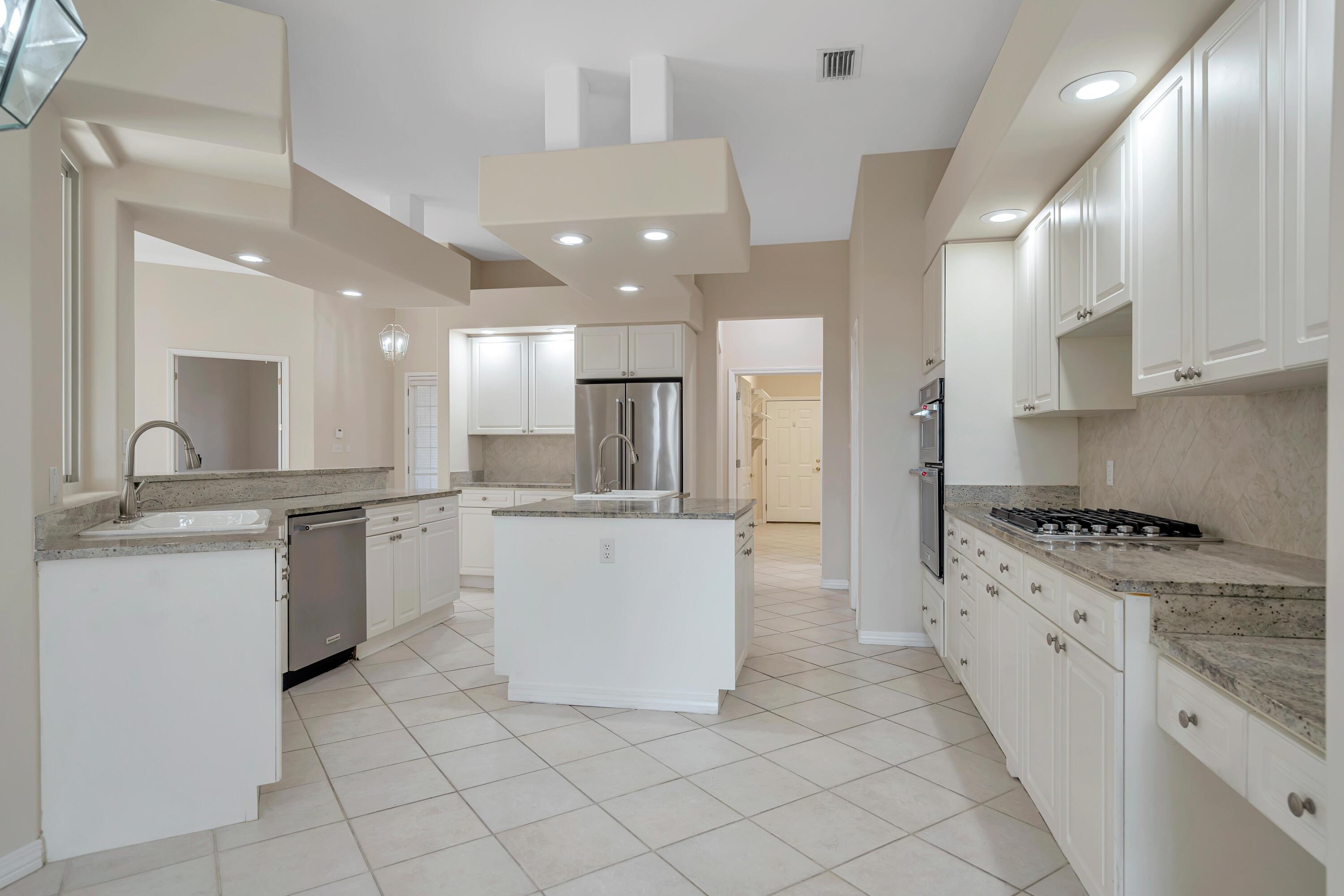 BAYTOWNE AVE EAST - Residential